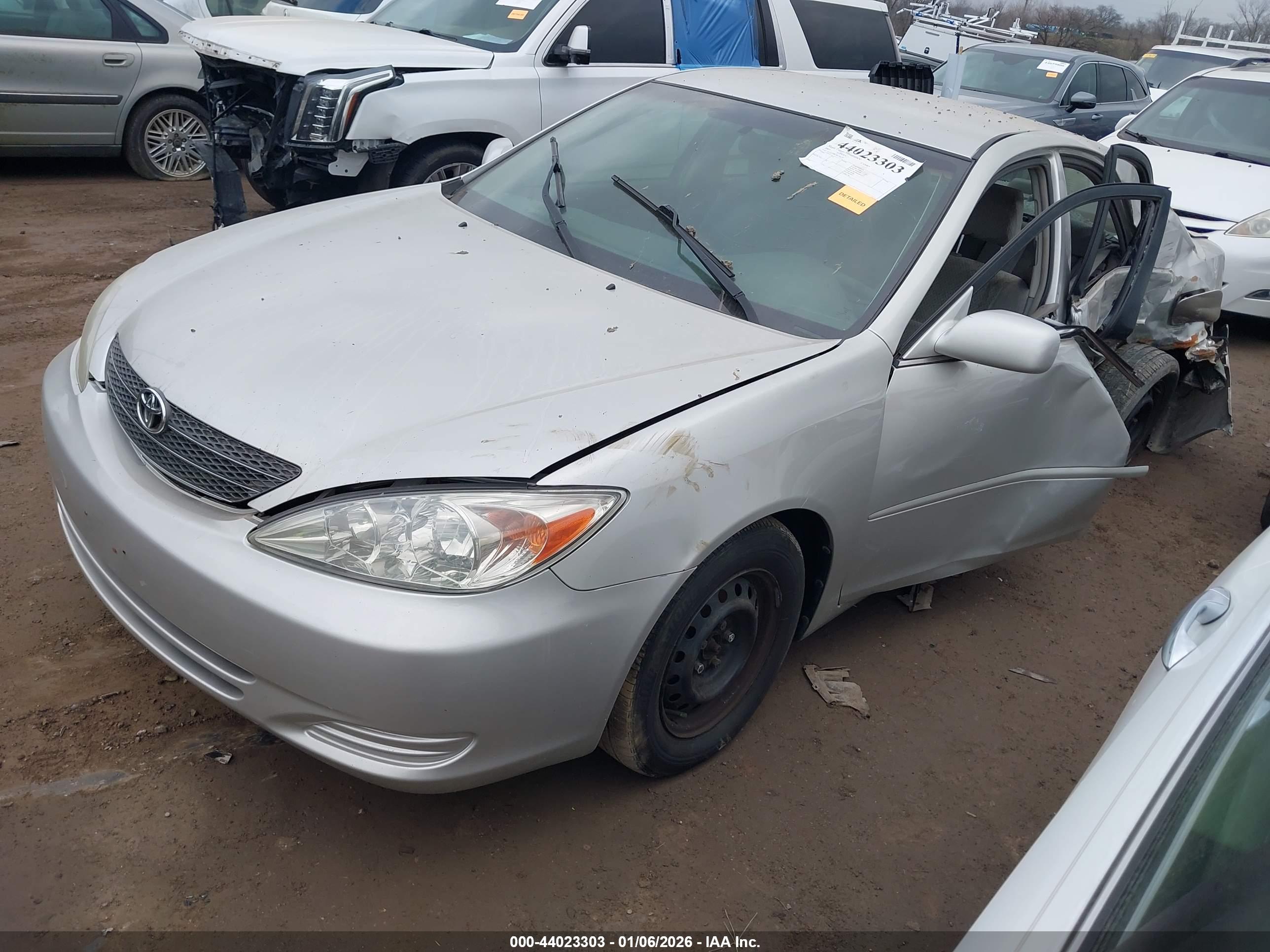 TOYOTA CAMRY image 2