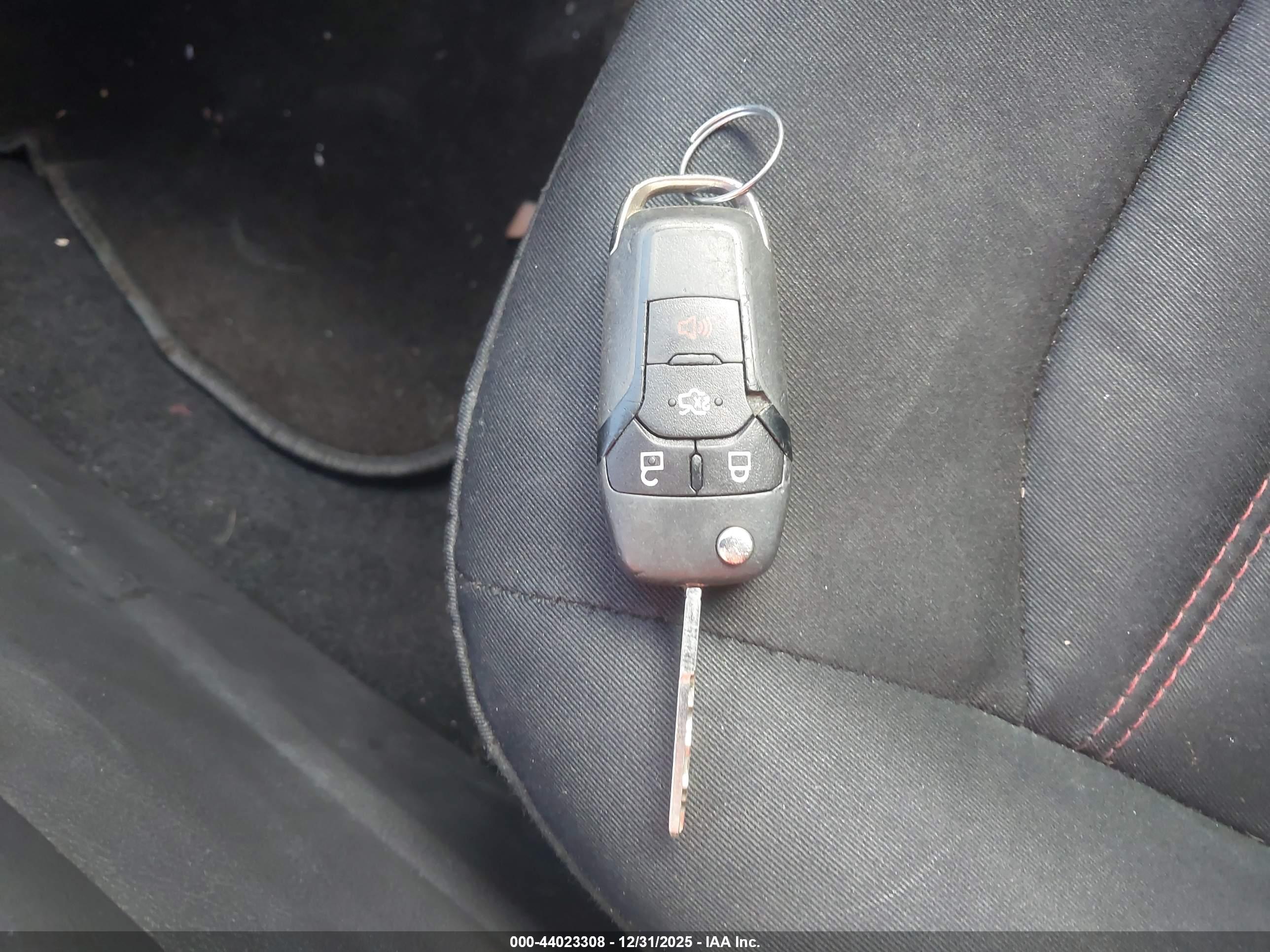FORD FUSION image 11