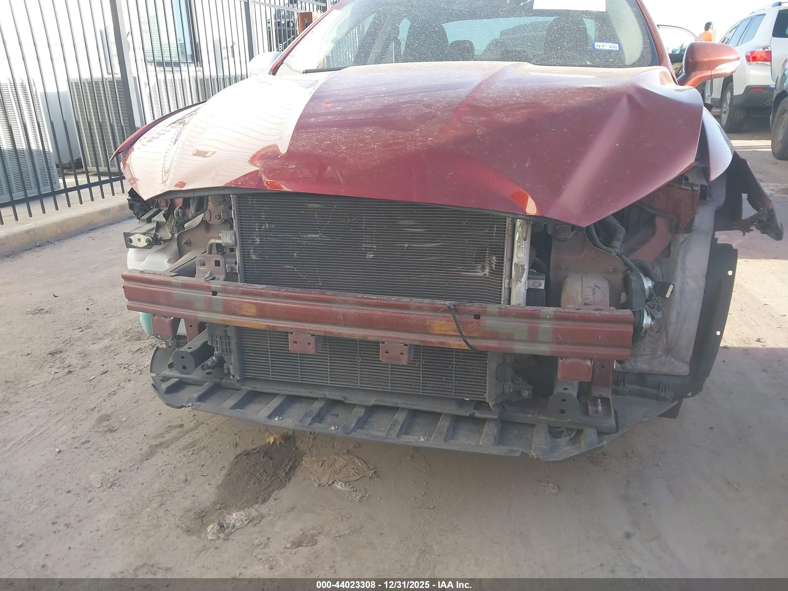 FORD FUSION image 6