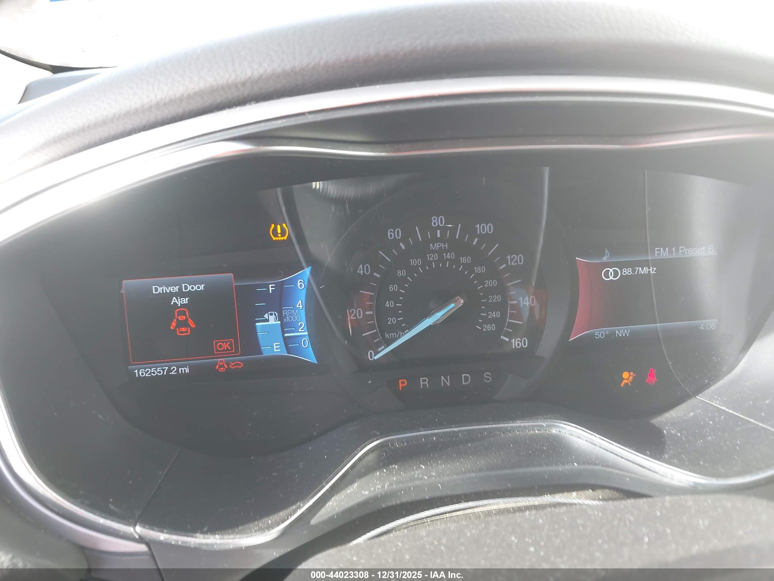FORD FUSION image 7