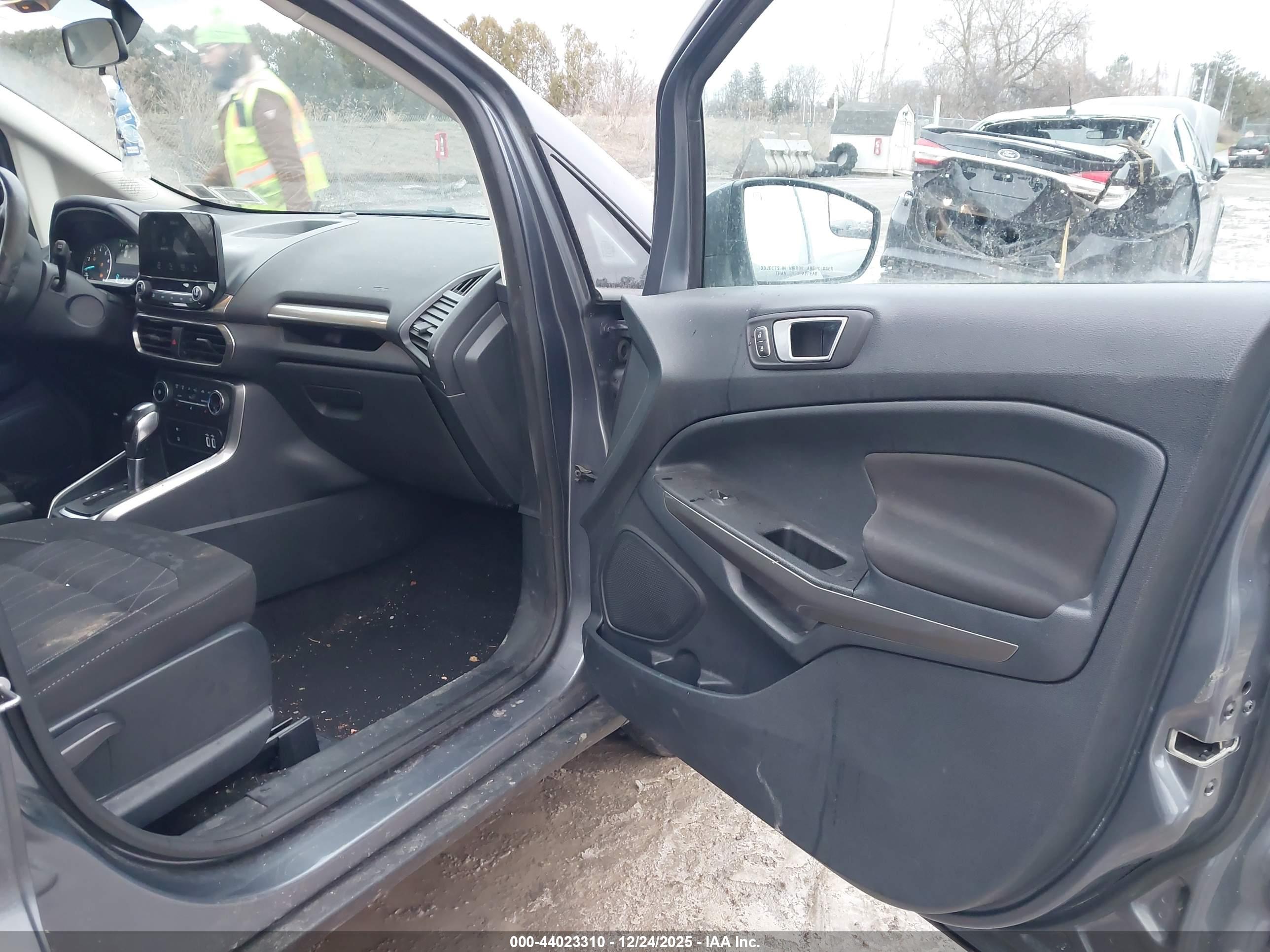 FORD ECOSPORT image 5