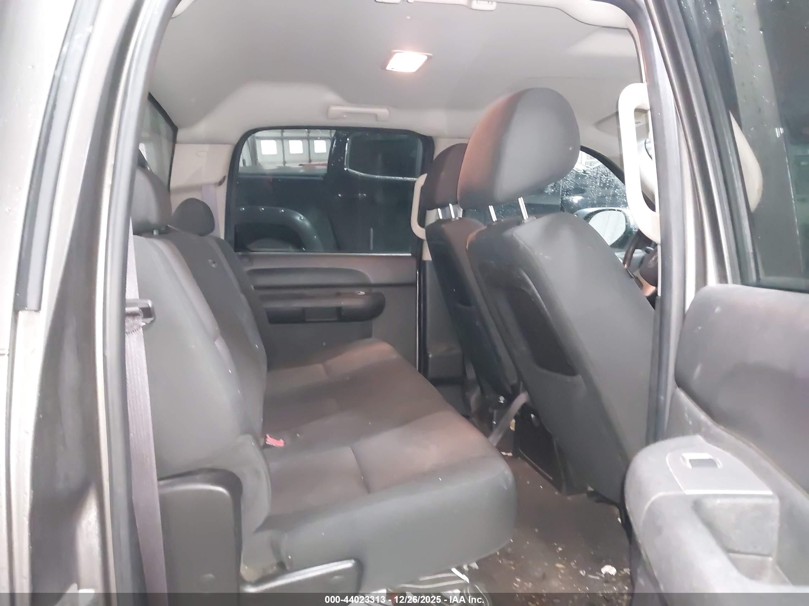 GMC SIERRA image 8