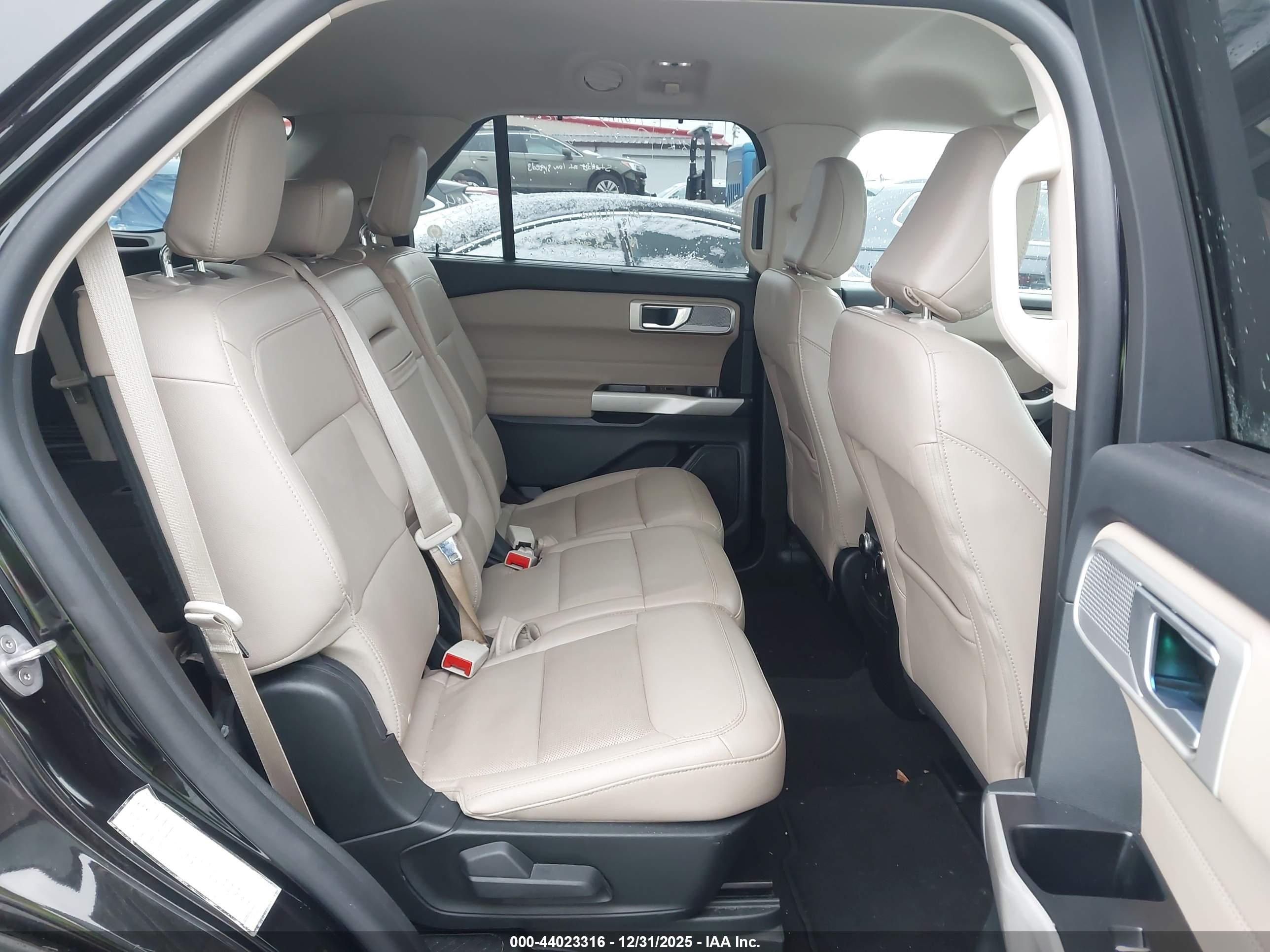 FORD EXPLORER image 8