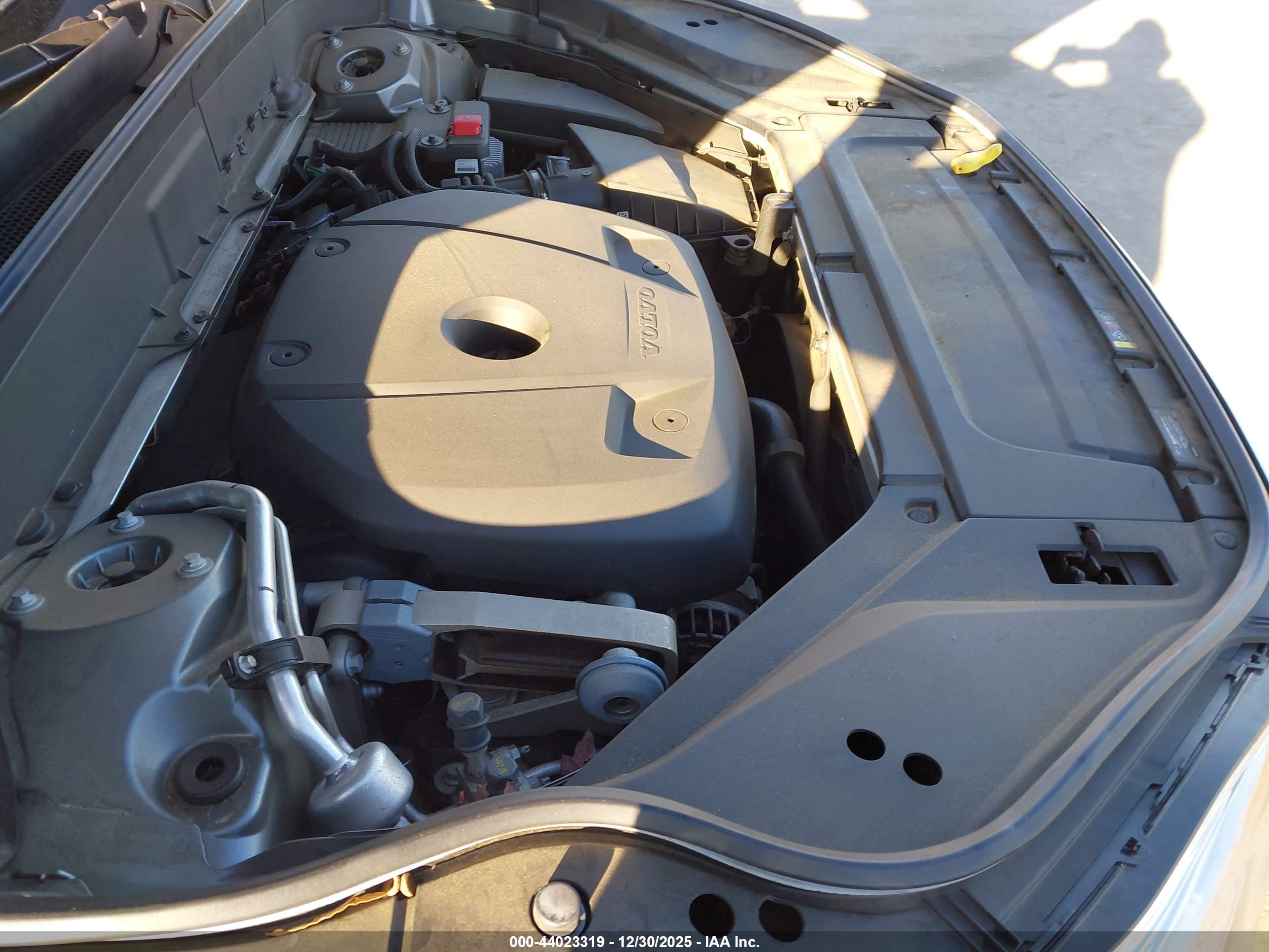 VOLVO XC90 image 10