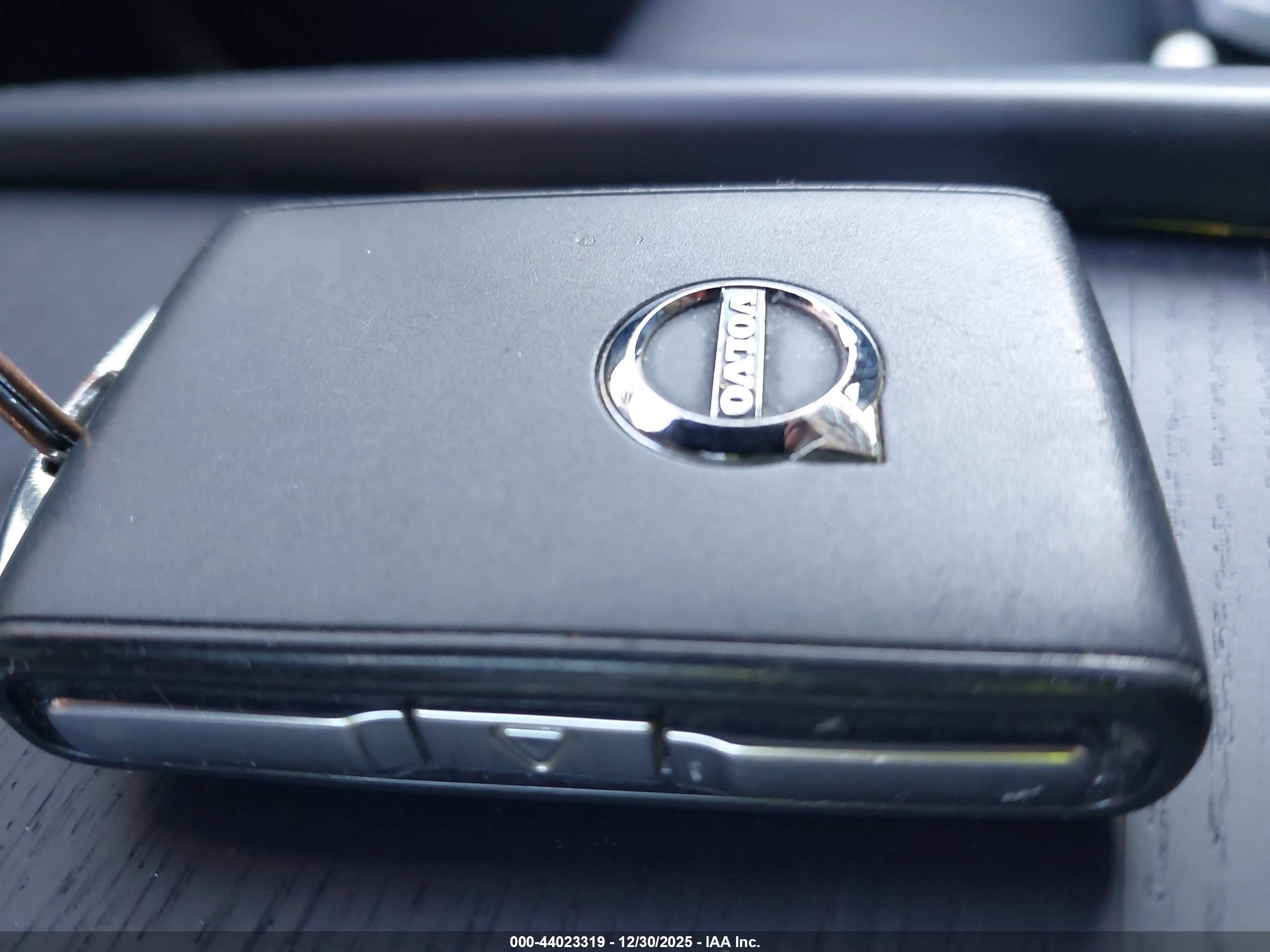 VOLVO XC90 image 11