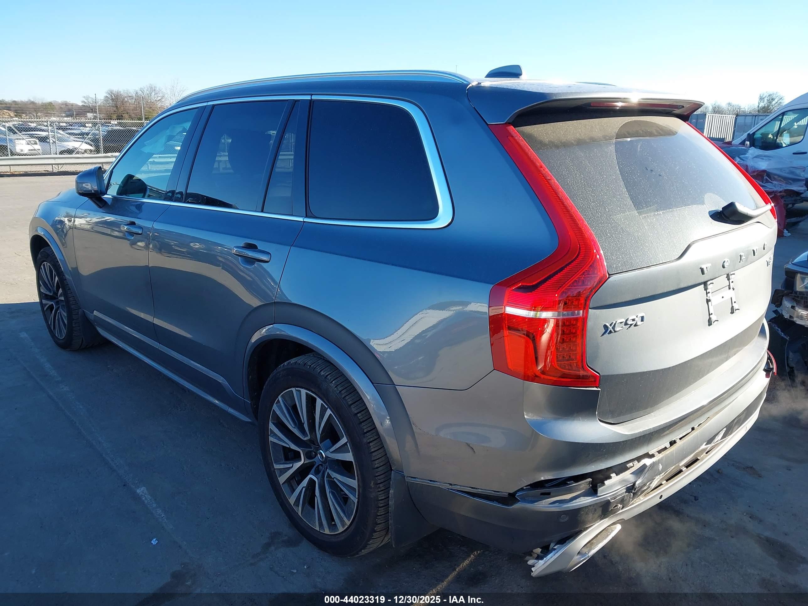 VOLVO XC90 image 3