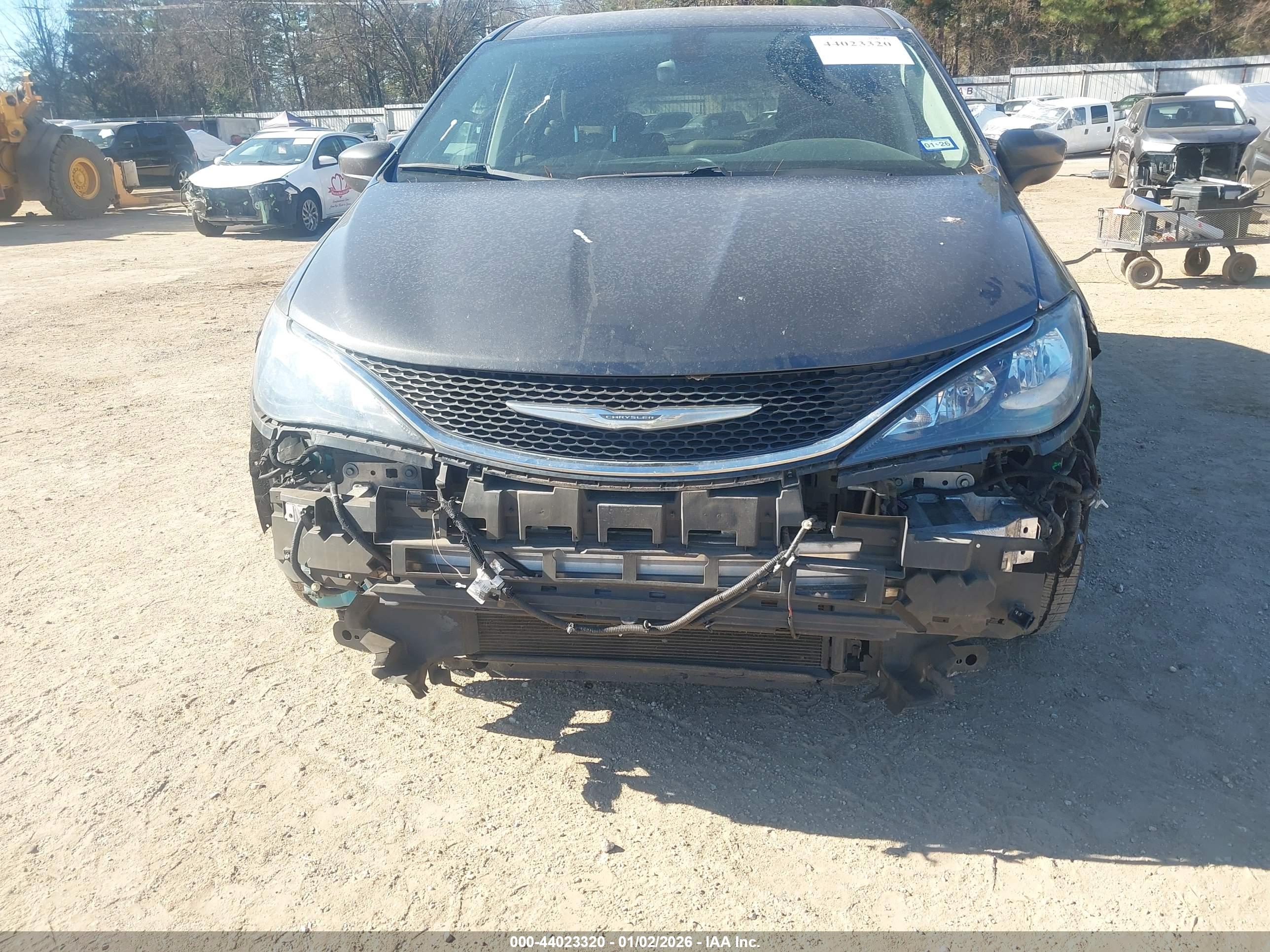 CHRYSLER PACIFICA image 6