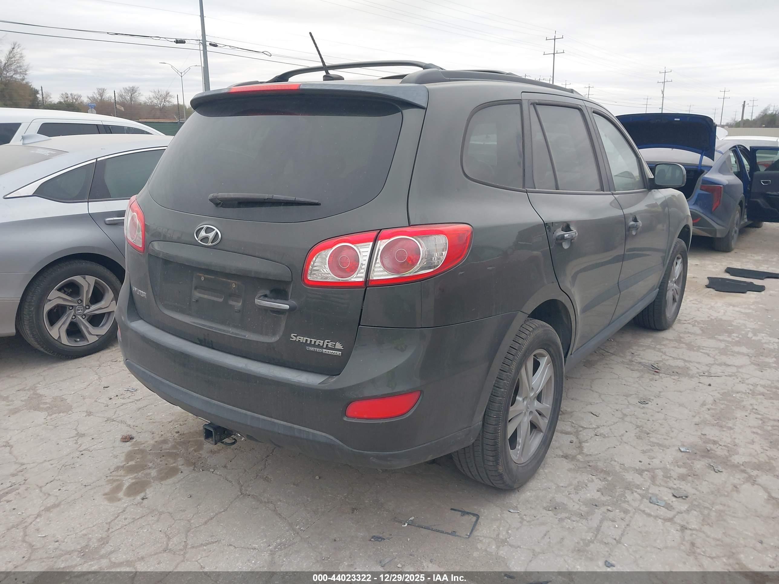 HYUNDAI SANTA image 4