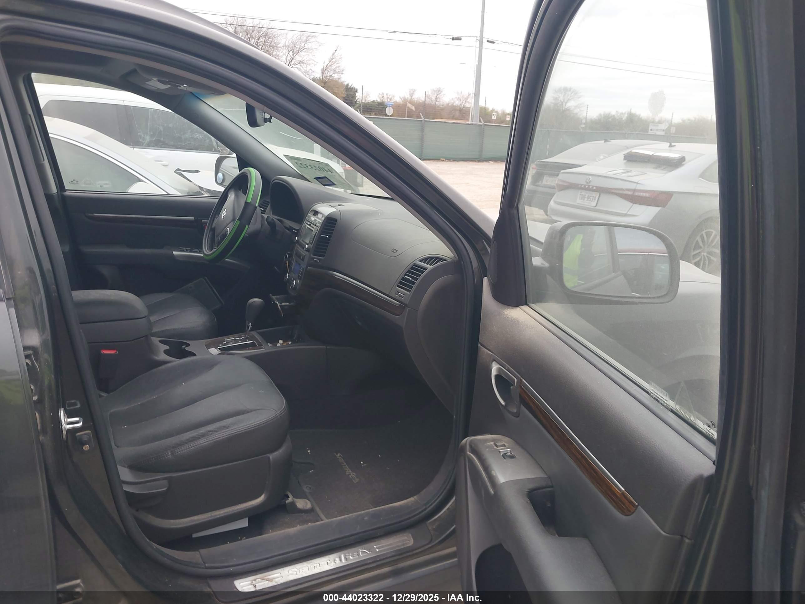 HYUNDAI SANTA image 5