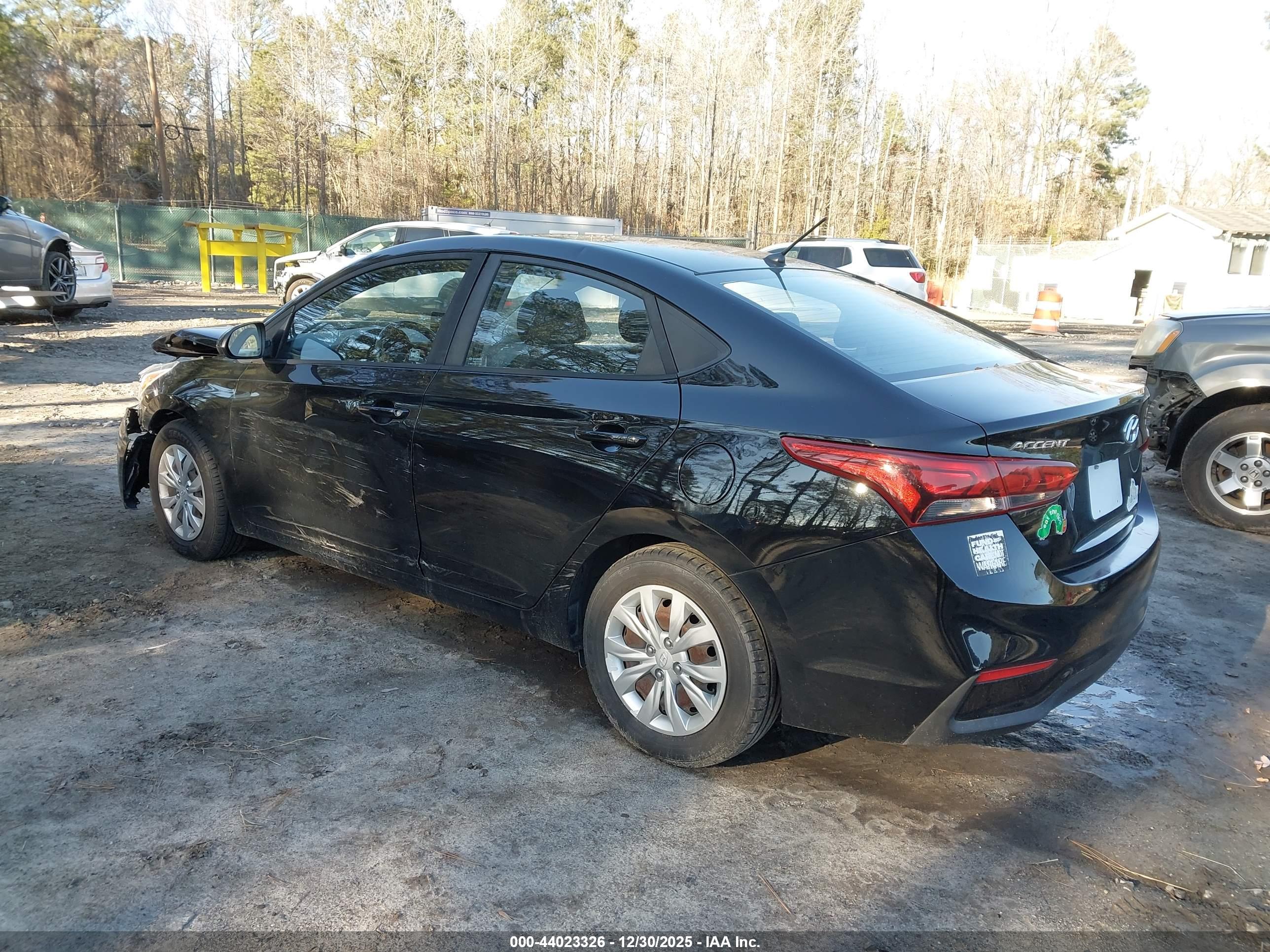 HYUNDAI ACCENT image 3