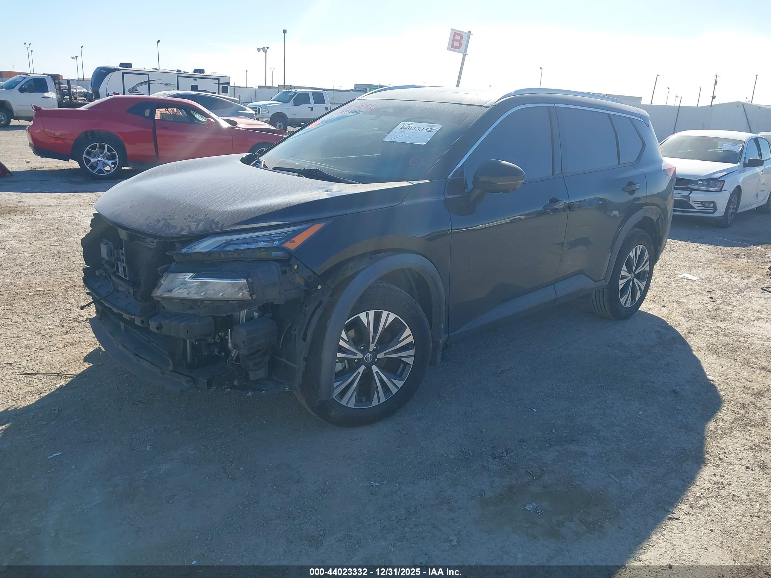 NISSAN ROGUE image 2