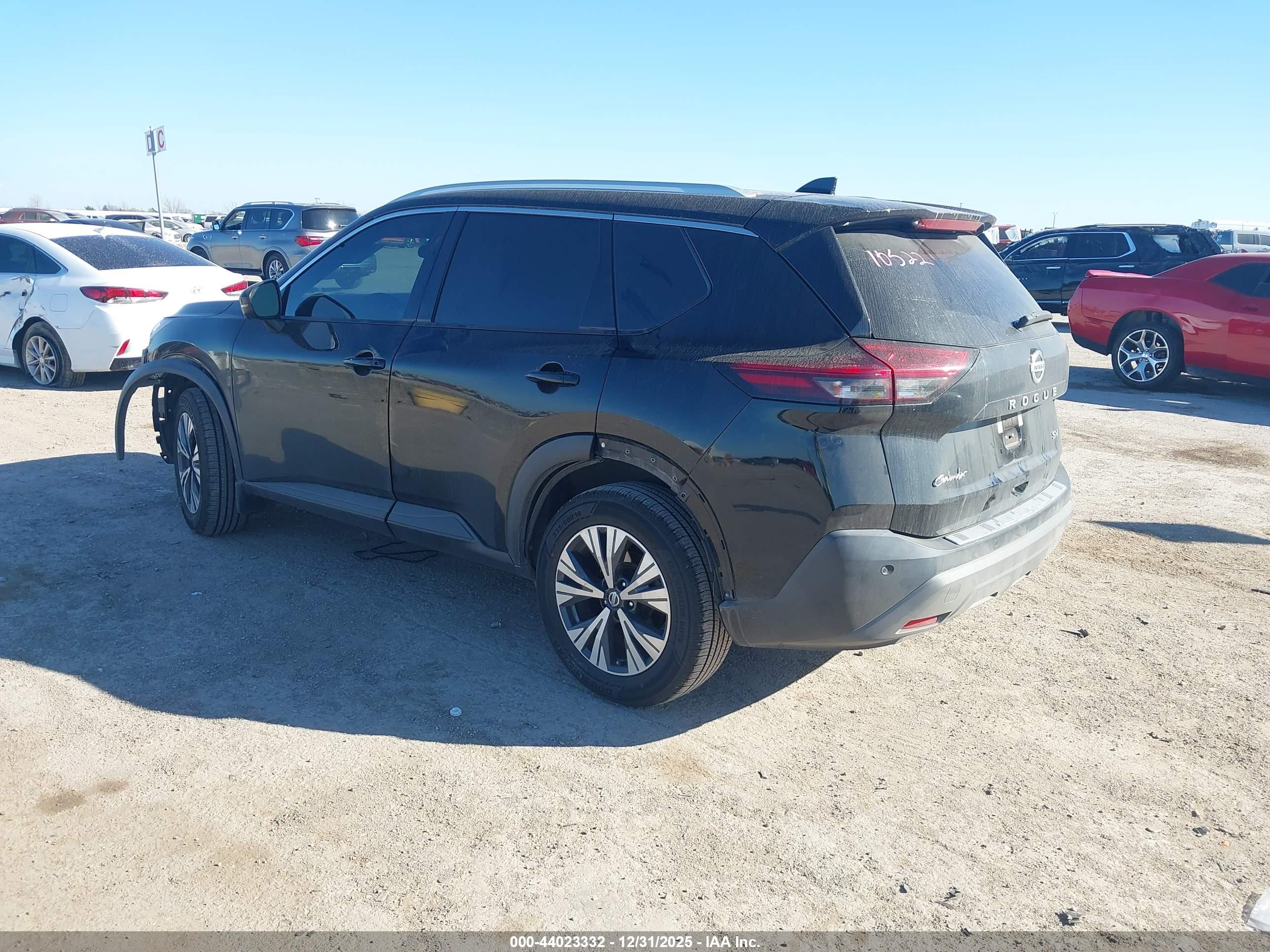 NISSAN ROGUE image 3