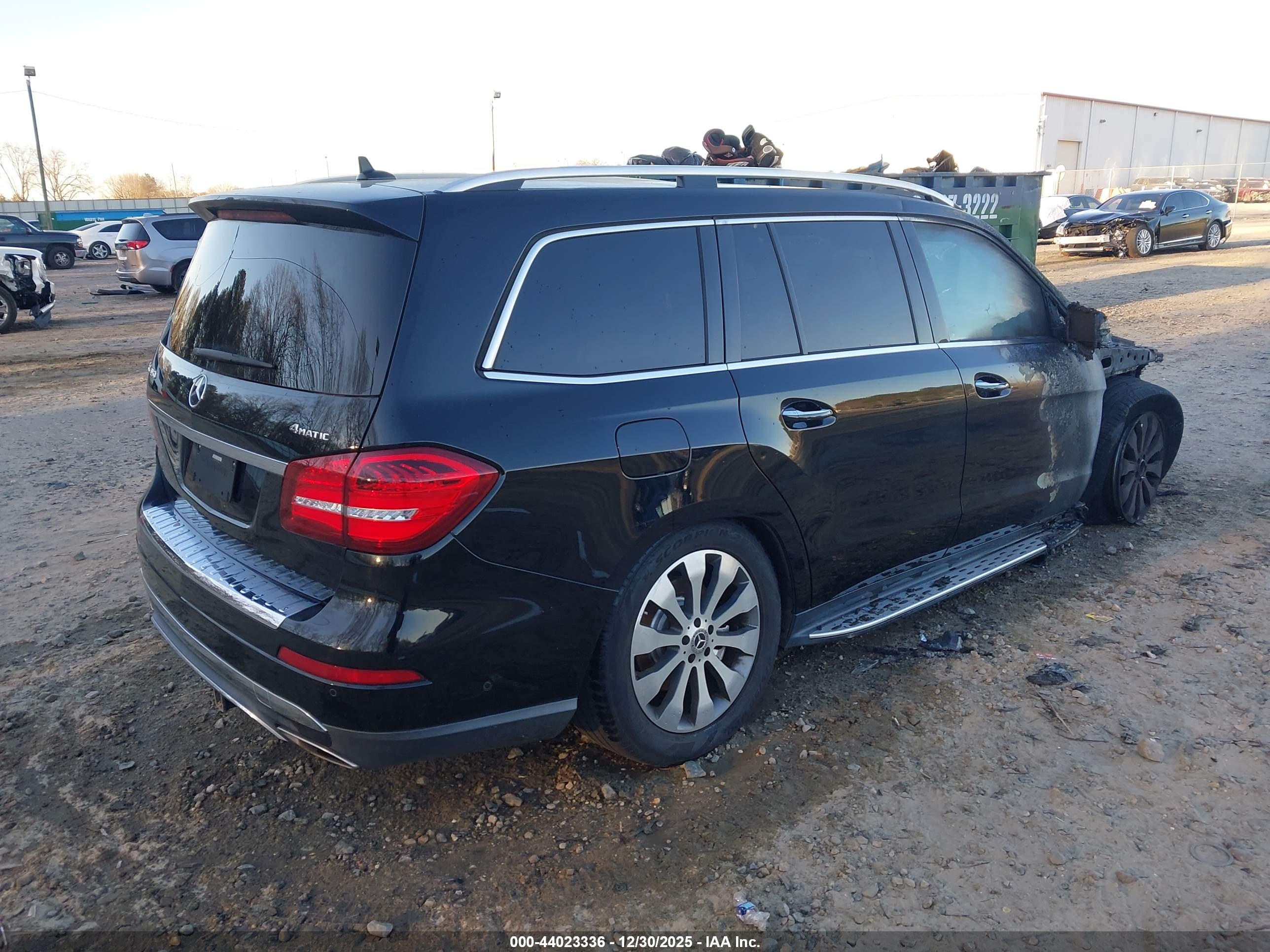 MERCEDES-BENZ GLS image 4