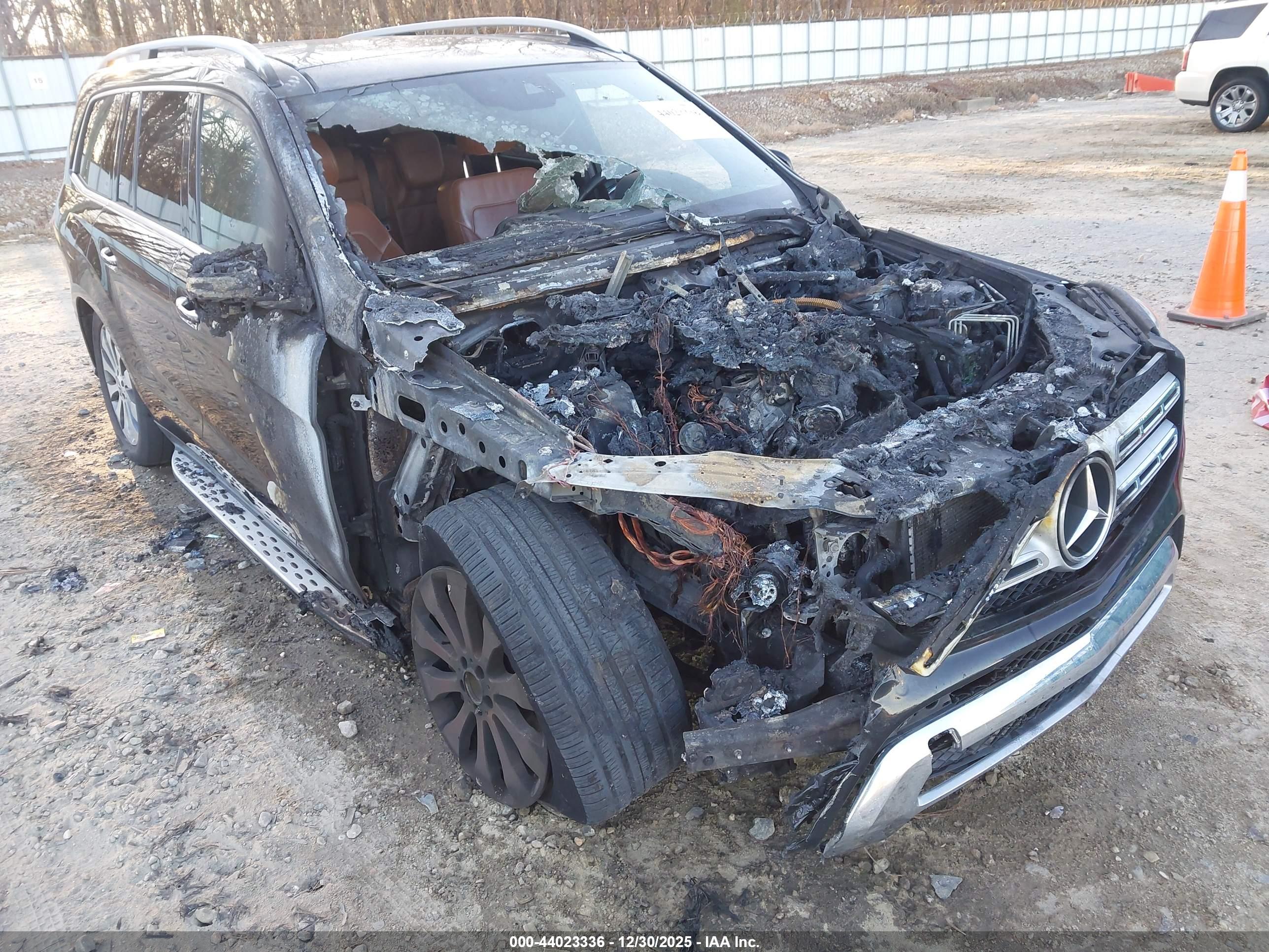 MERCEDES-BENZ GLS image 6