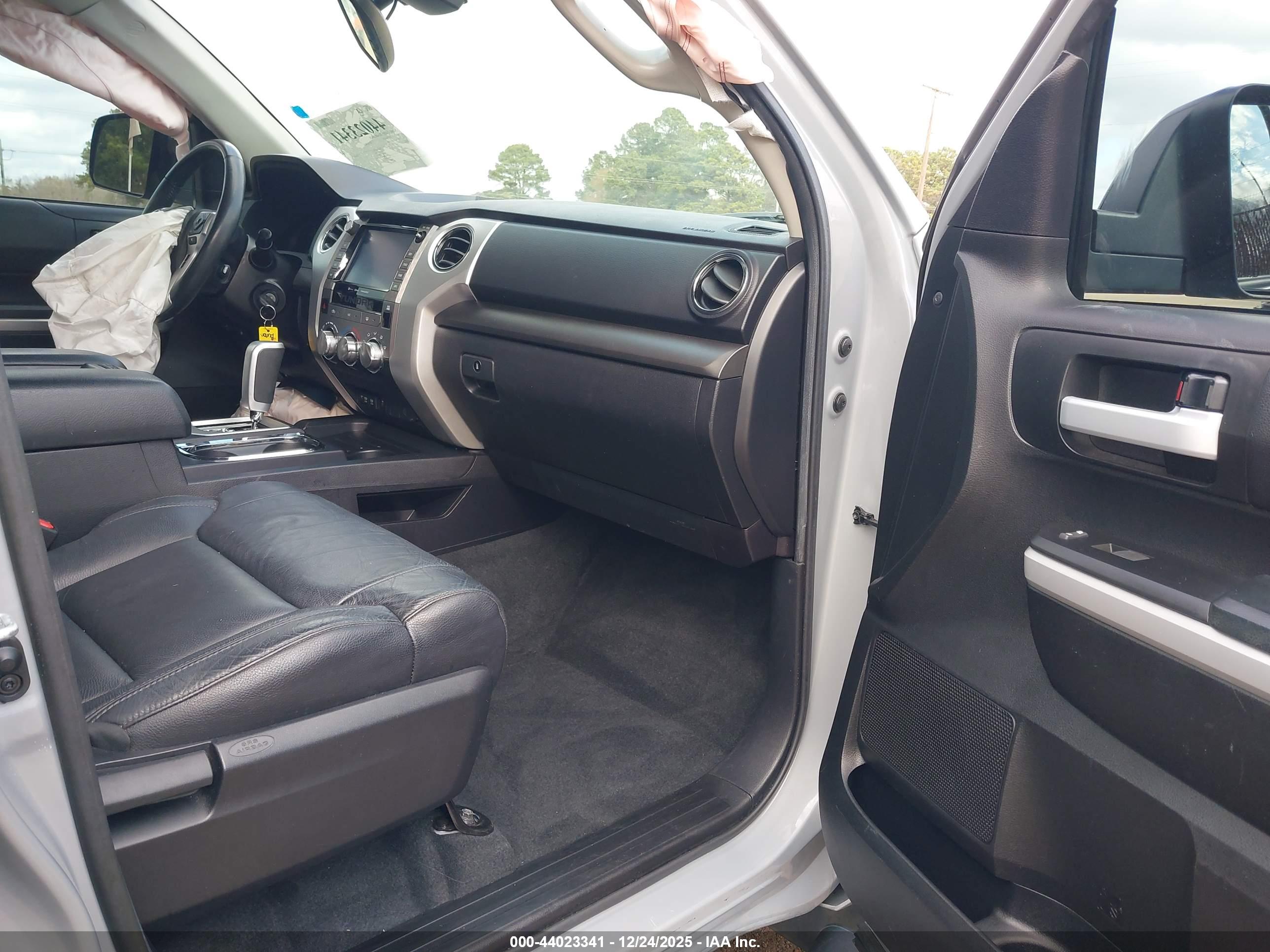 TOYOTA TUNDRA image 5