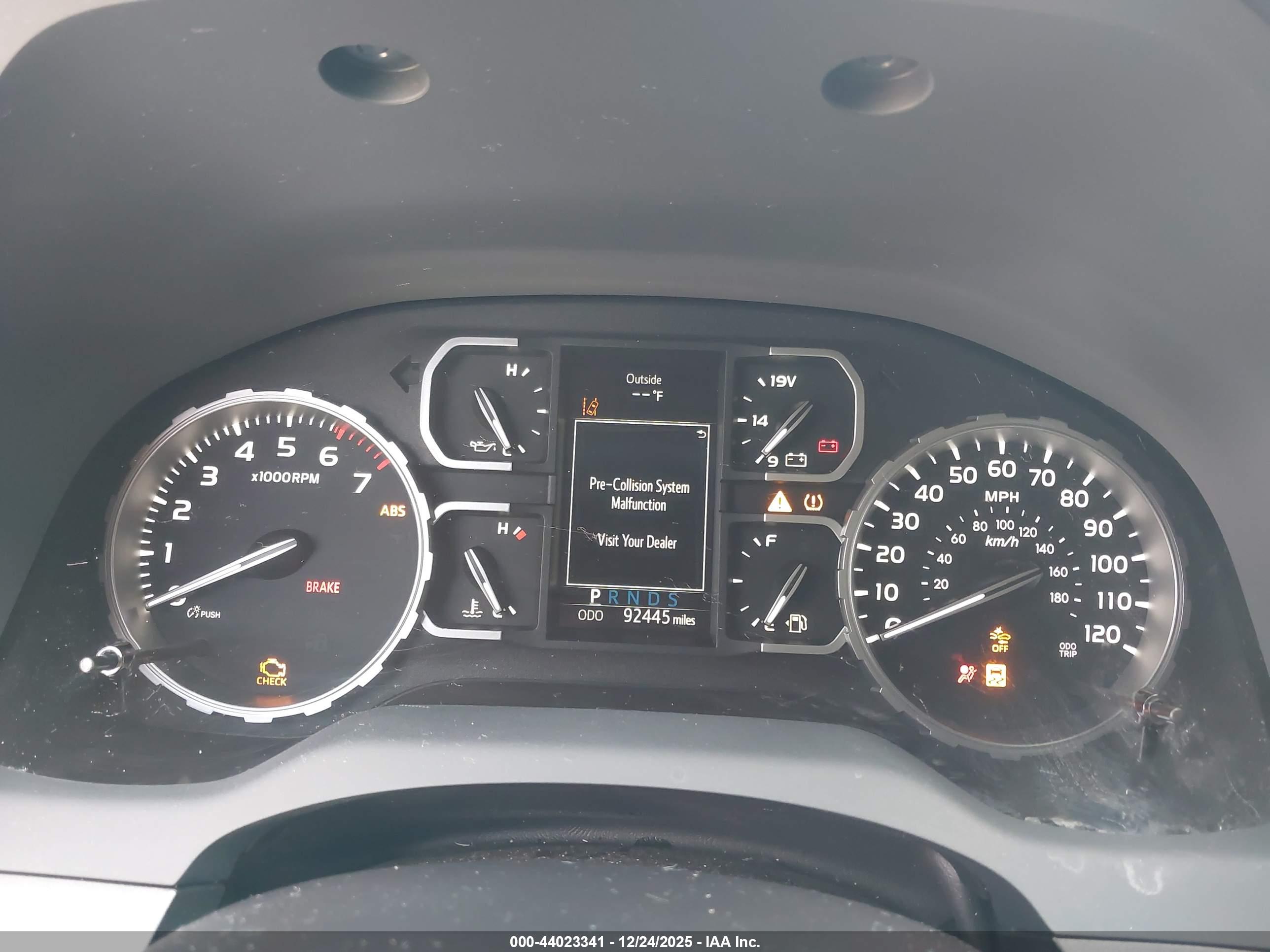 TOYOTA TUNDRA image 7