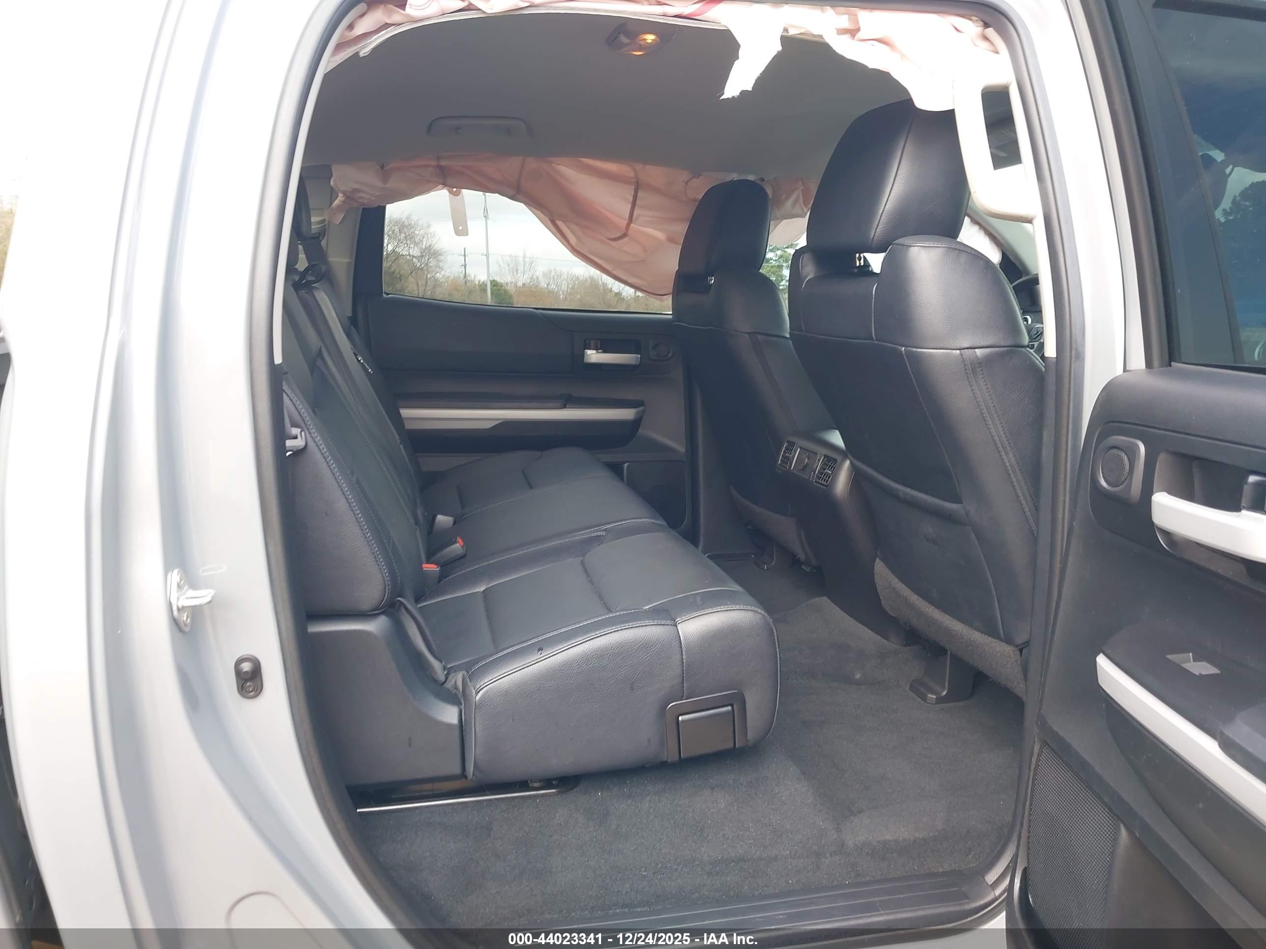 TOYOTA TUNDRA image 8