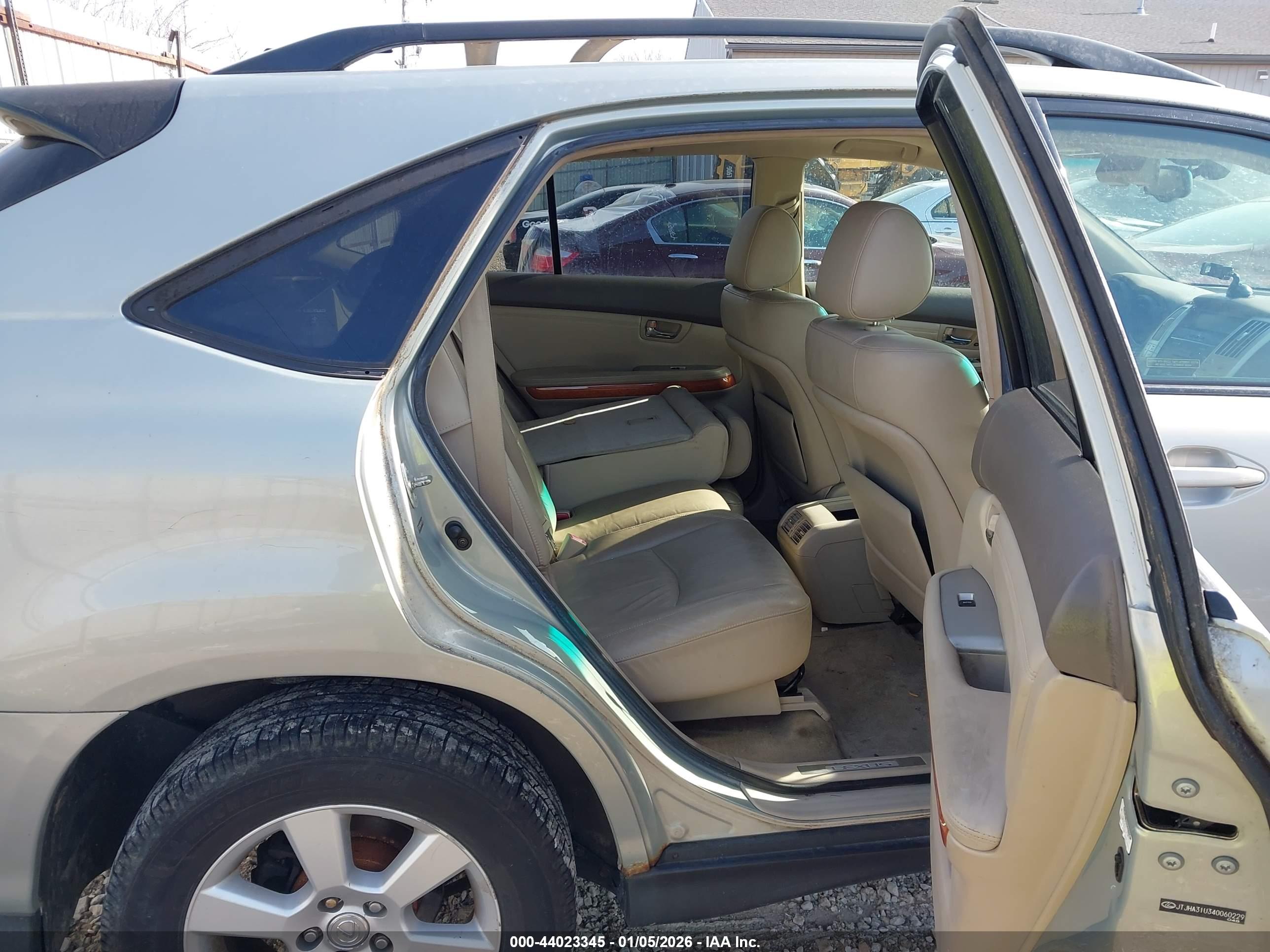 LEXUS RX image 8