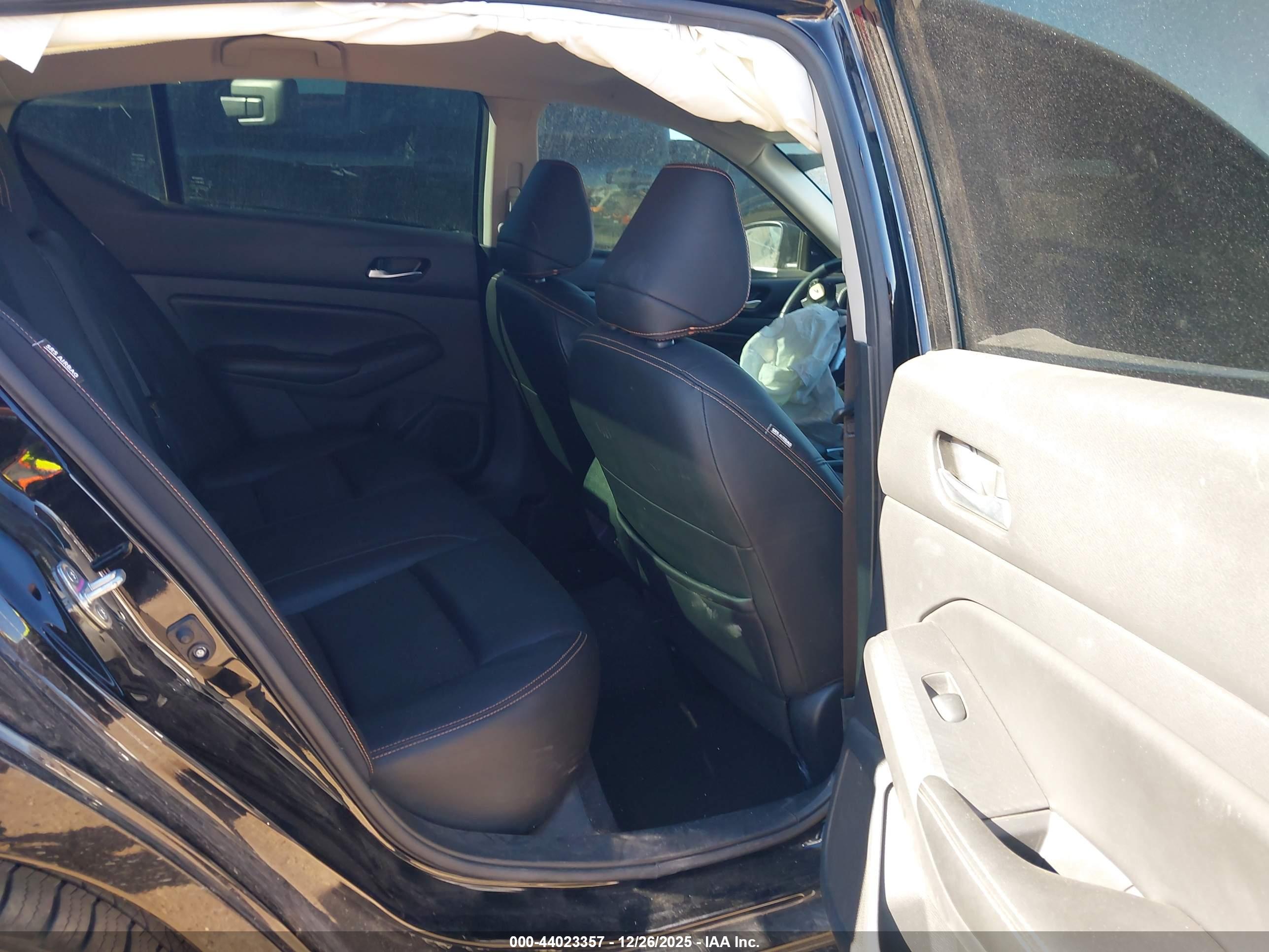 NISSAN ALTIMA image 8