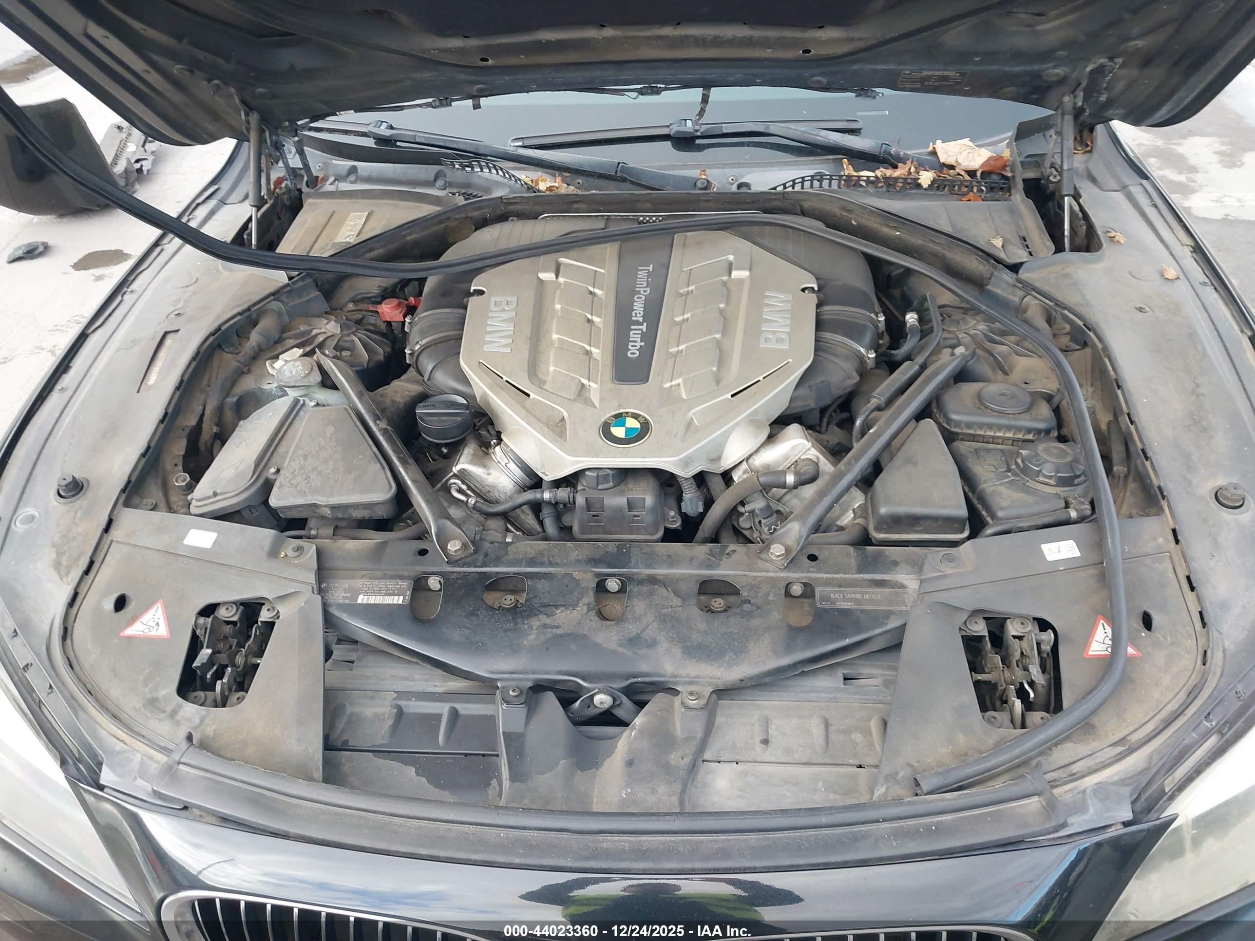 BMW 750I image 10