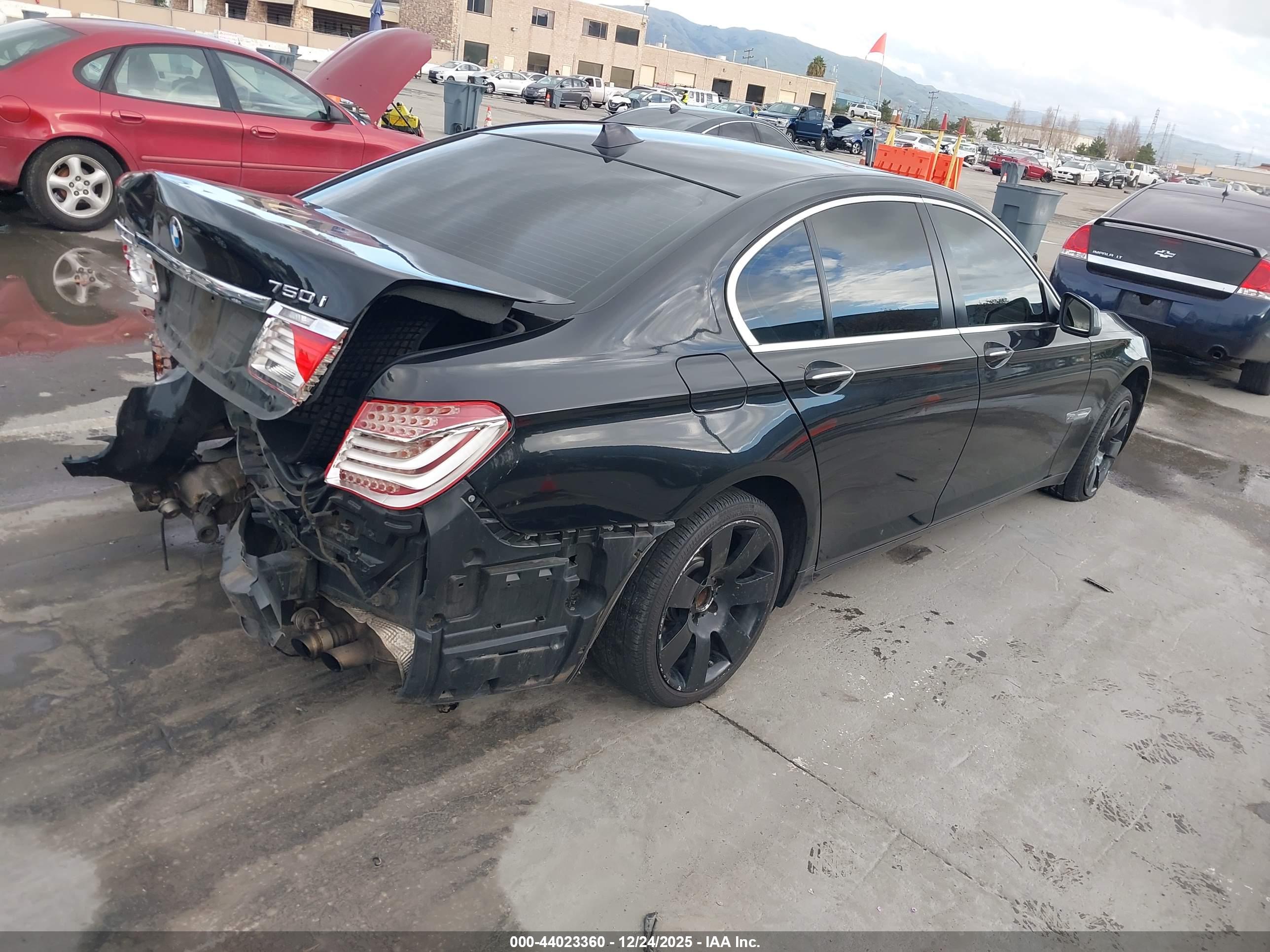 BMW 750I image 4