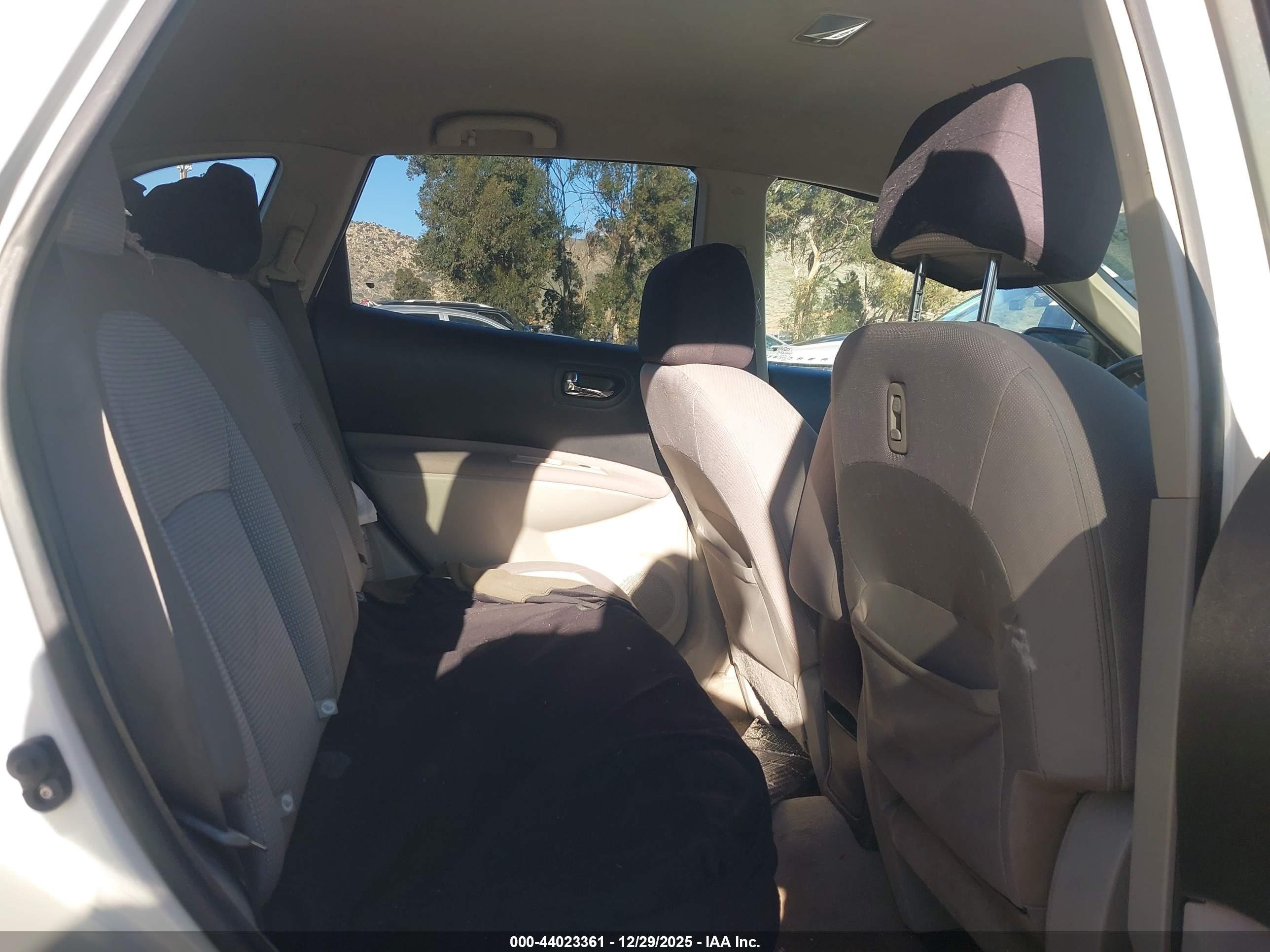 NISSAN ROGUE image 8