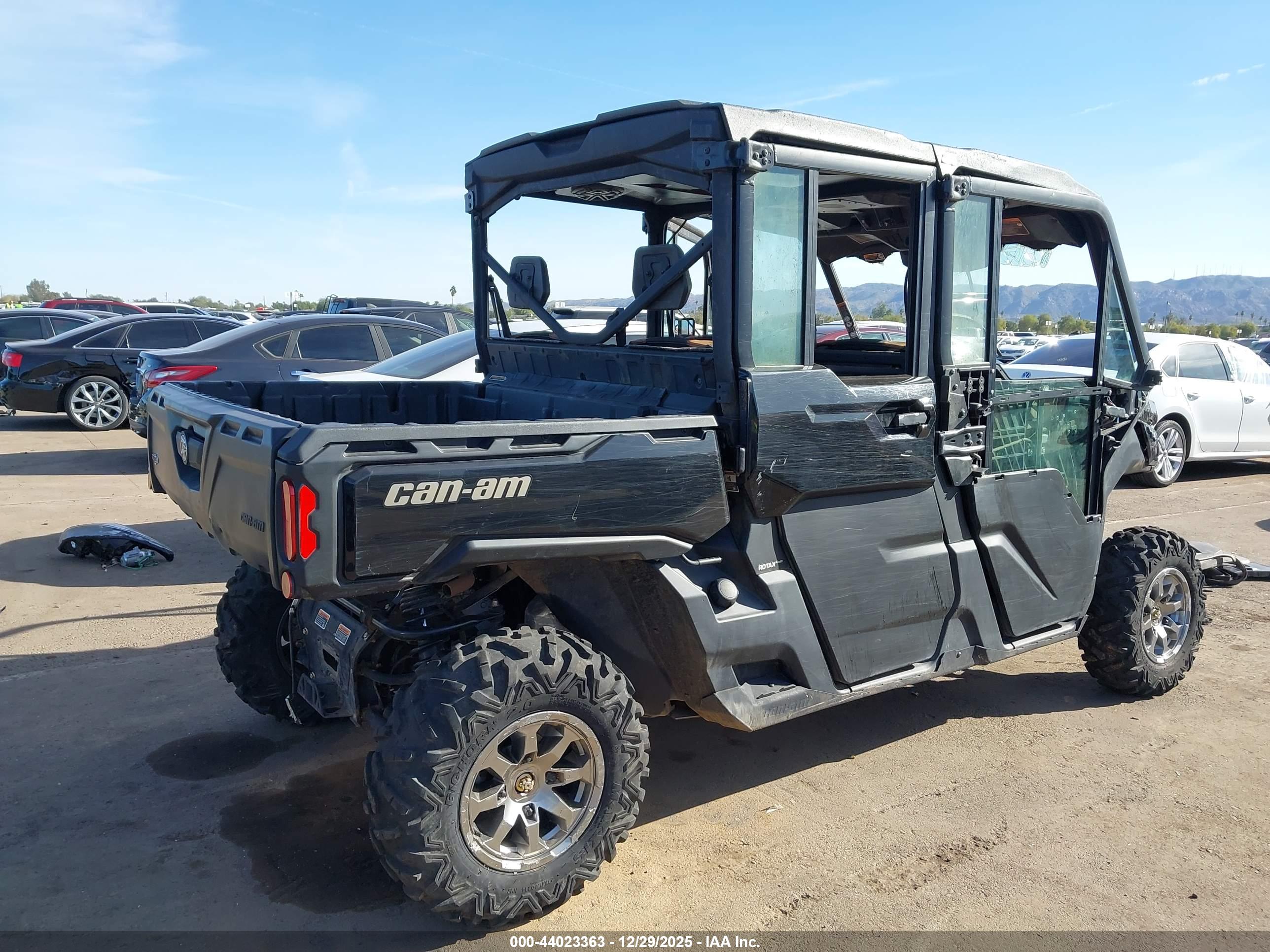 CAN-AM DEFENDER image 4