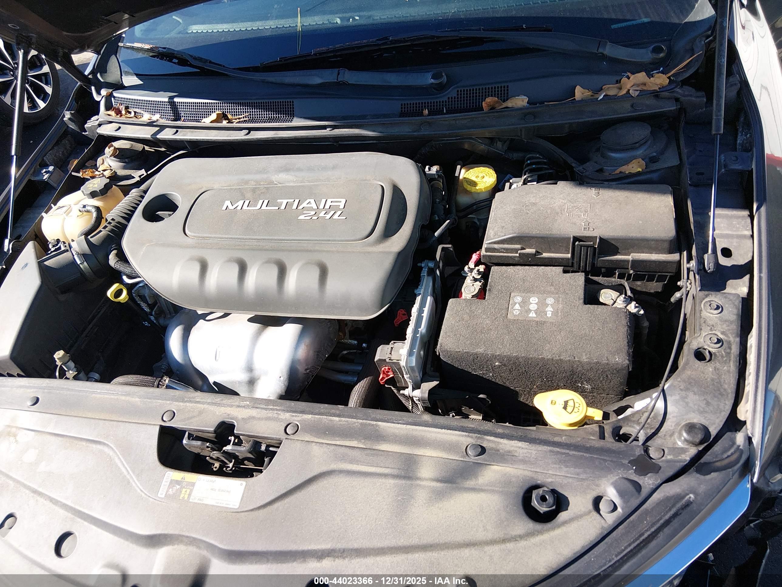 CHRYSLER 200 image 10