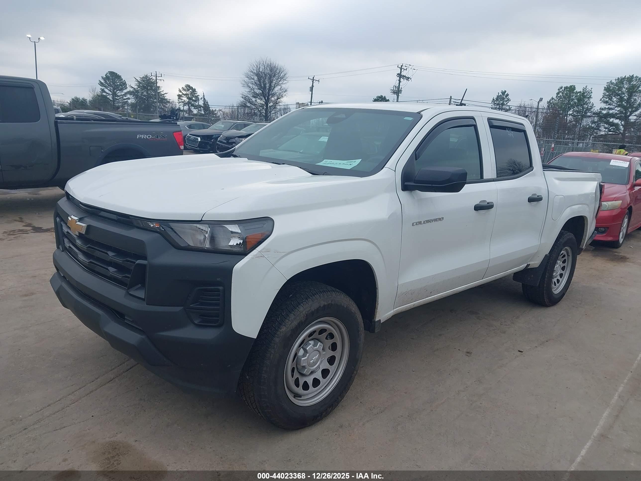 CHEVROLET COLORADO image 2