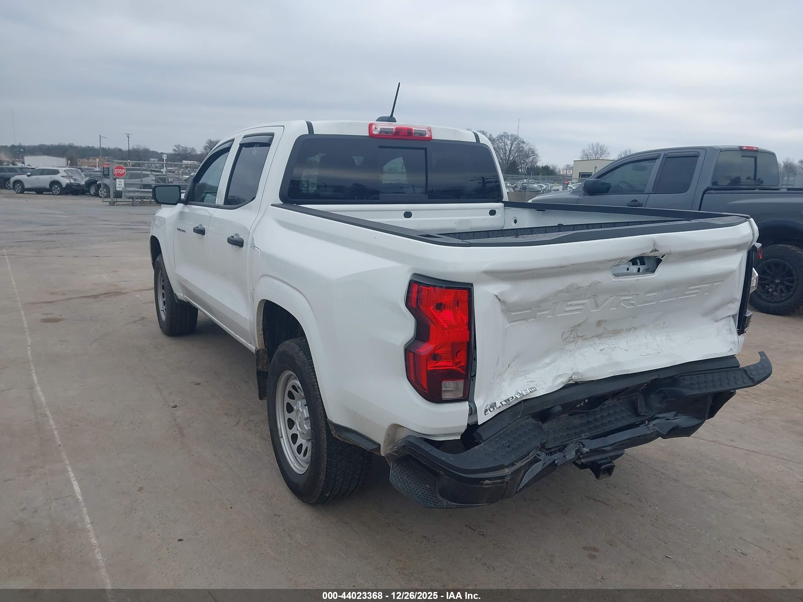 CHEVROLET COLORADO image 3