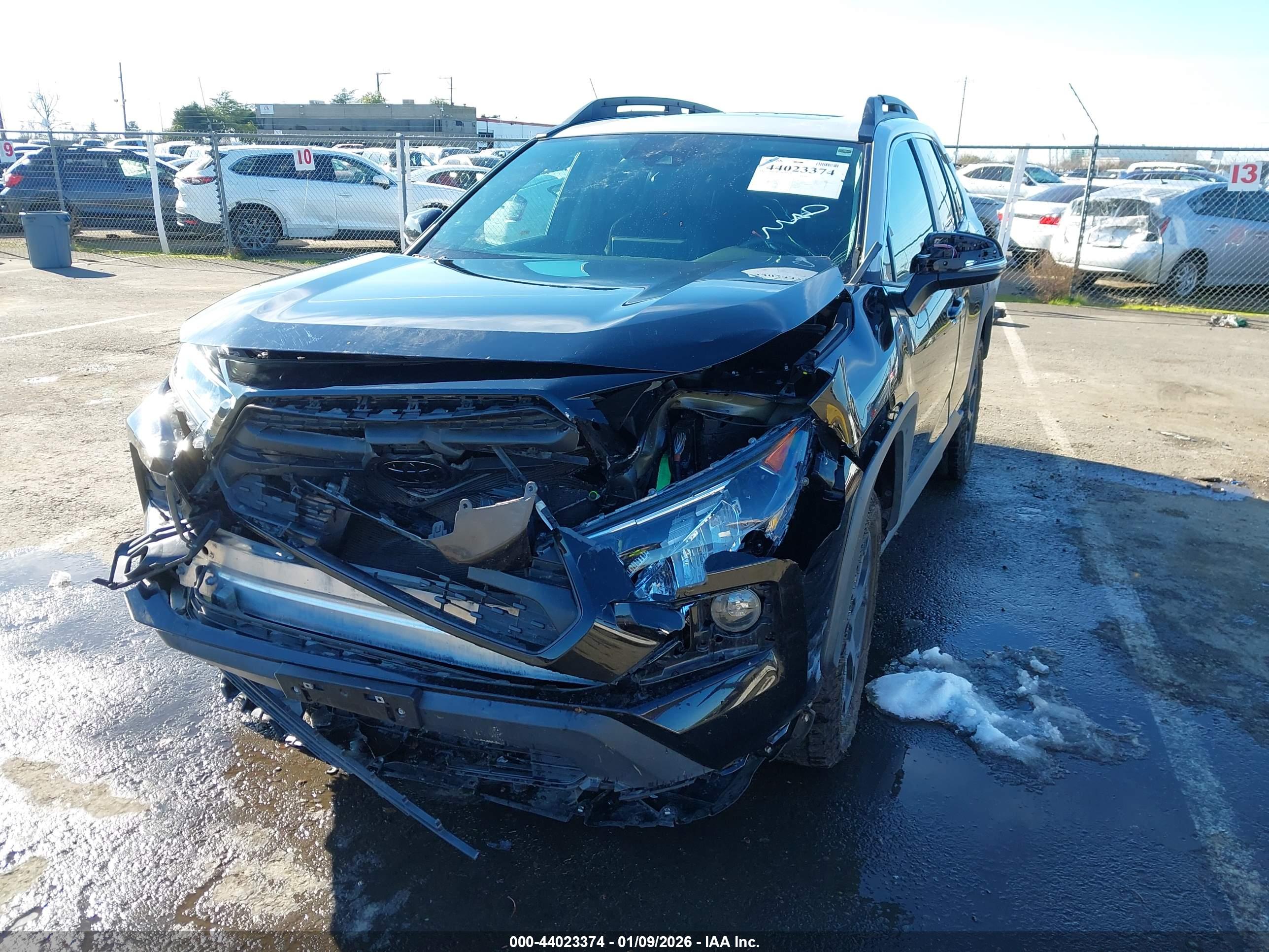 TOYOTA RAV4 image 2