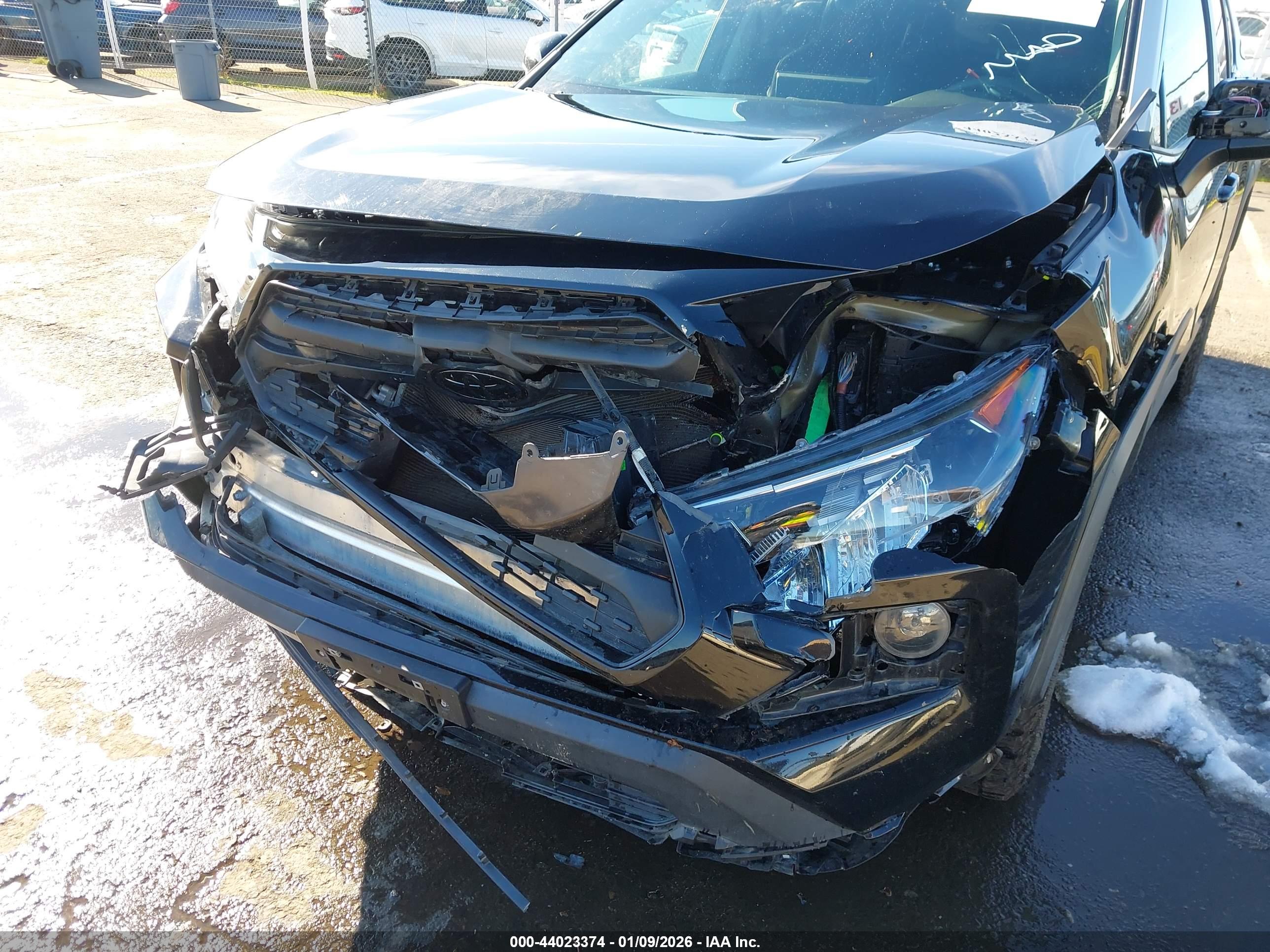 TOYOTA RAV4 image 6
