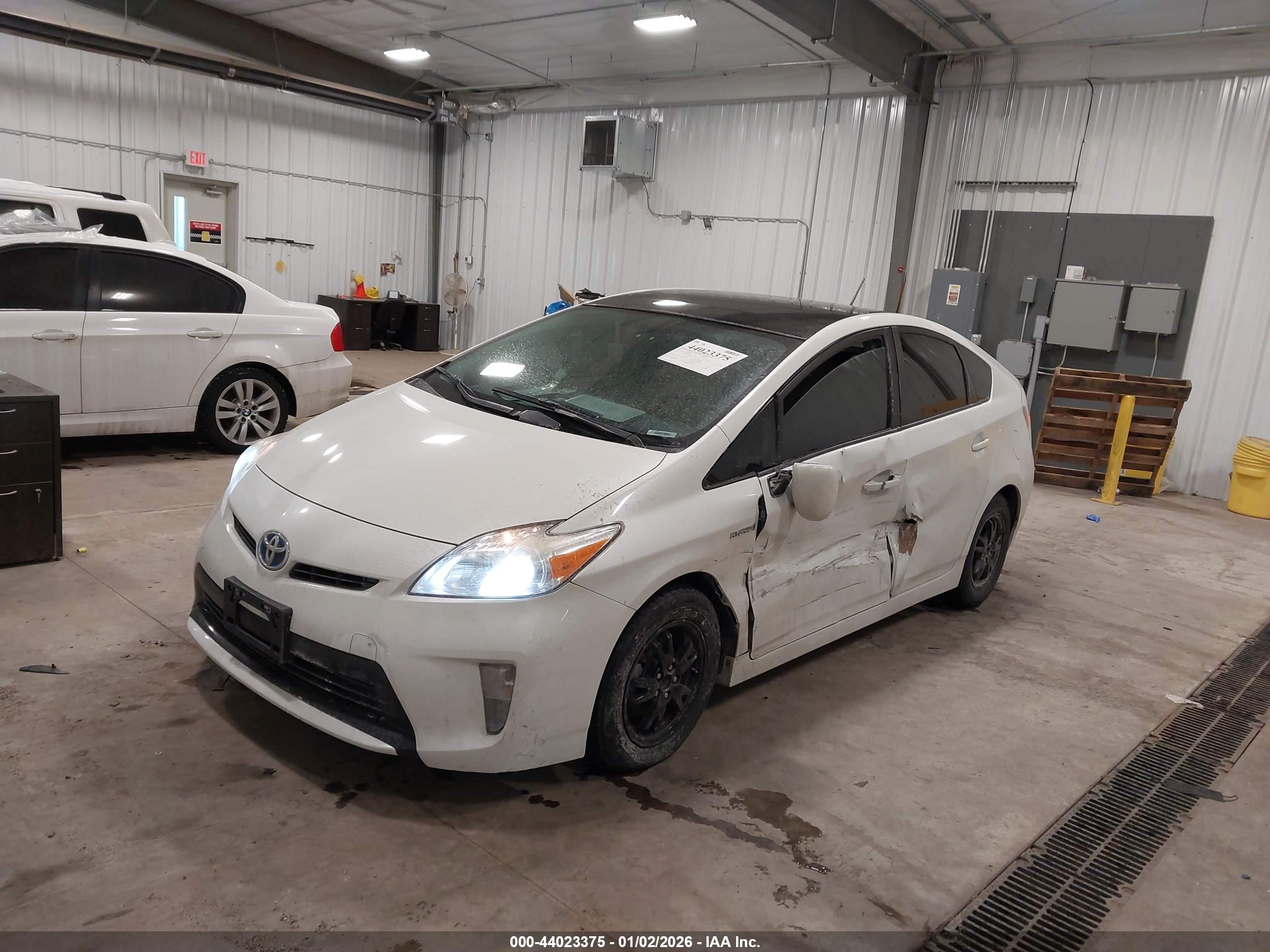 TOYOTA PRIUS image 2