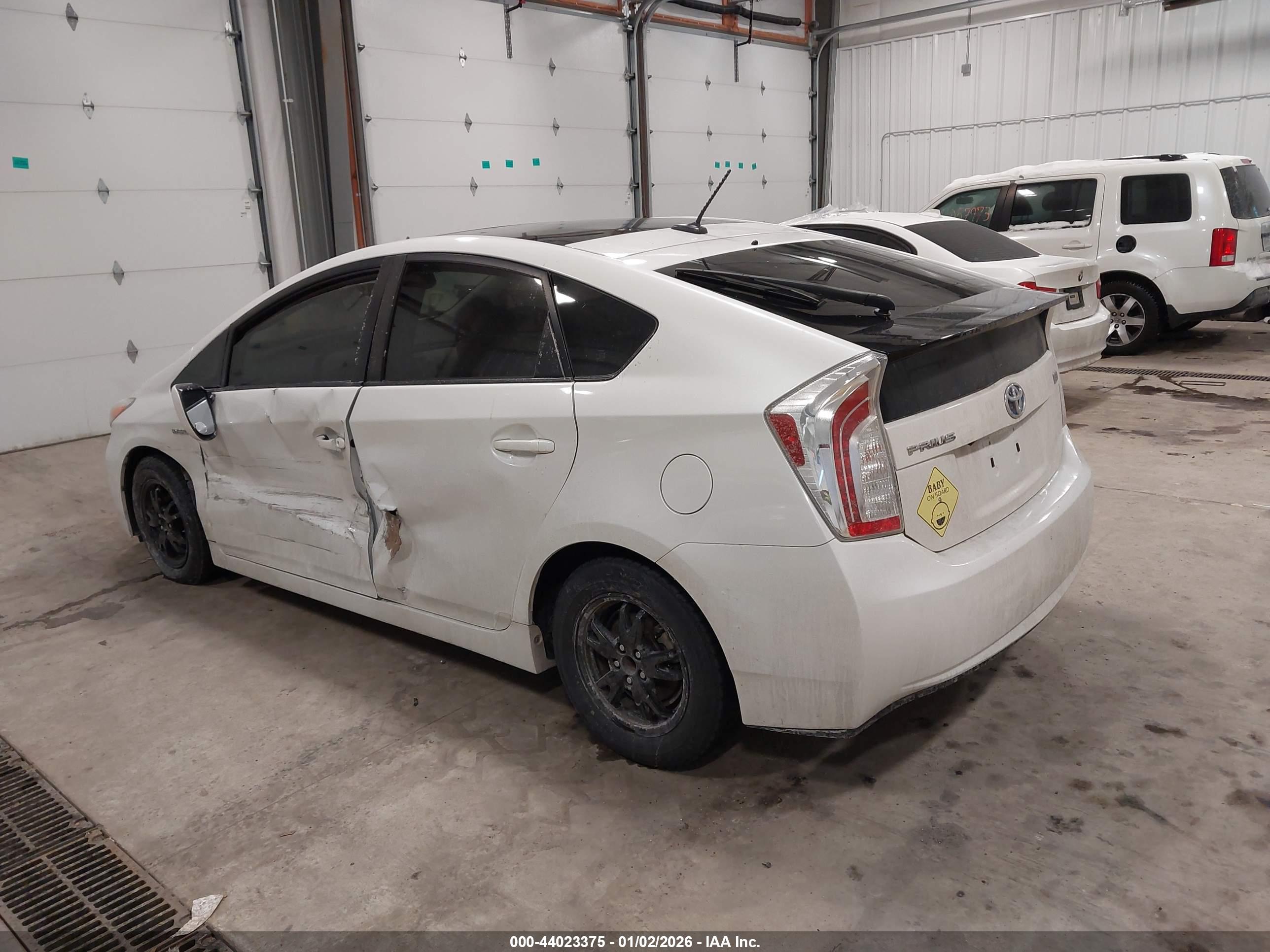 TOYOTA PRIUS image 3