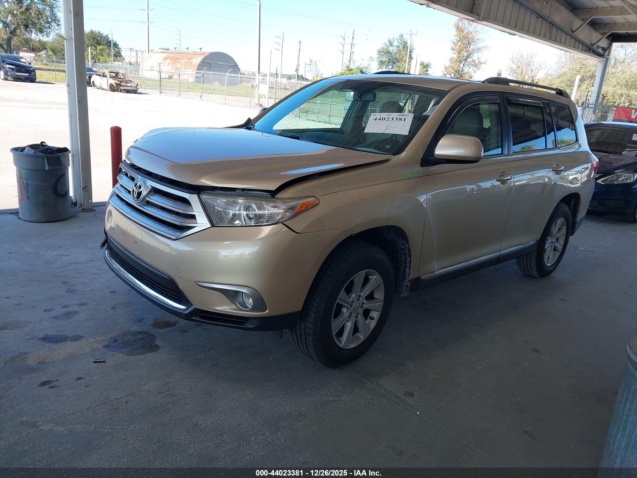 TOYOTA HIGHLANDER image 2