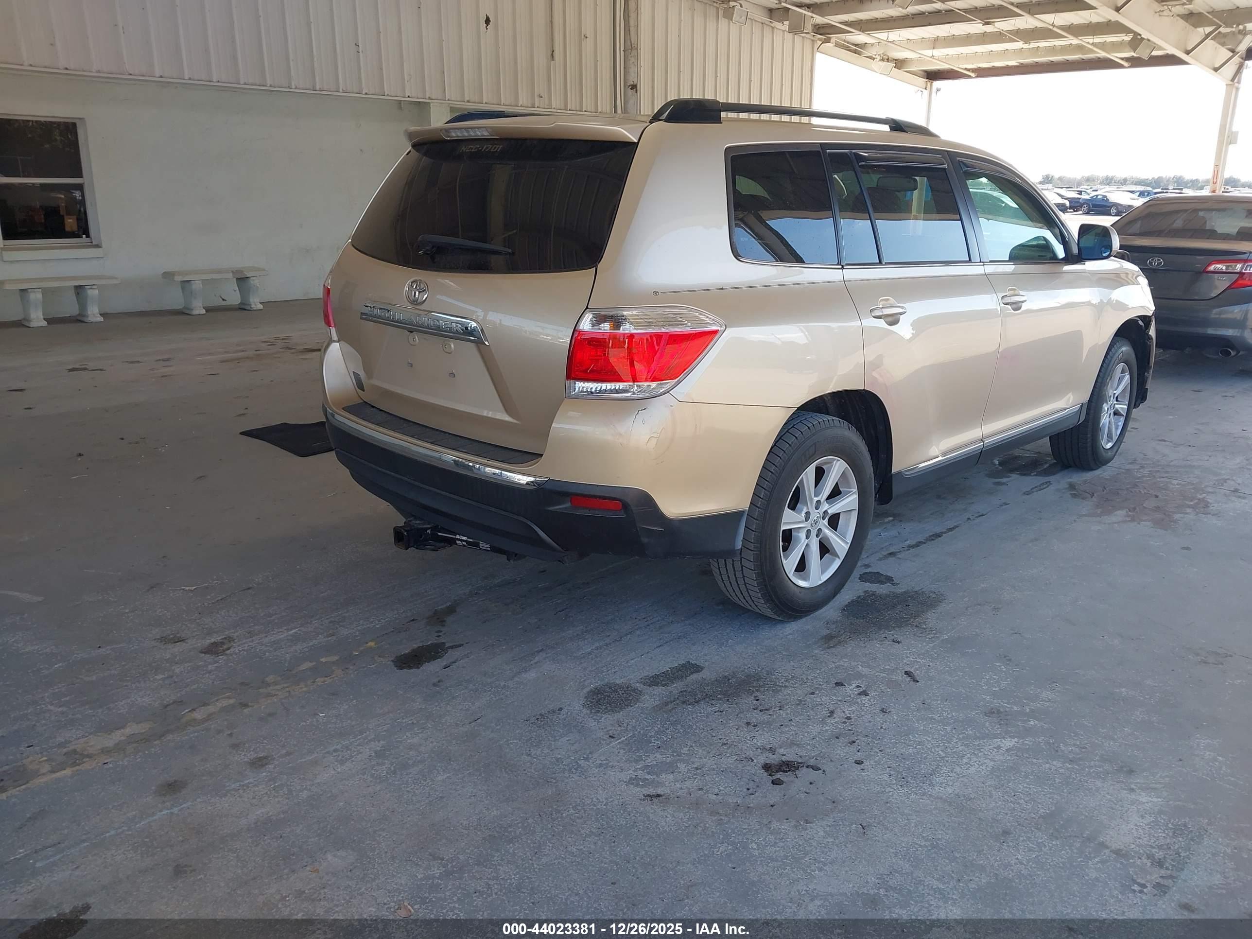 TOYOTA HIGHLANDER image 4