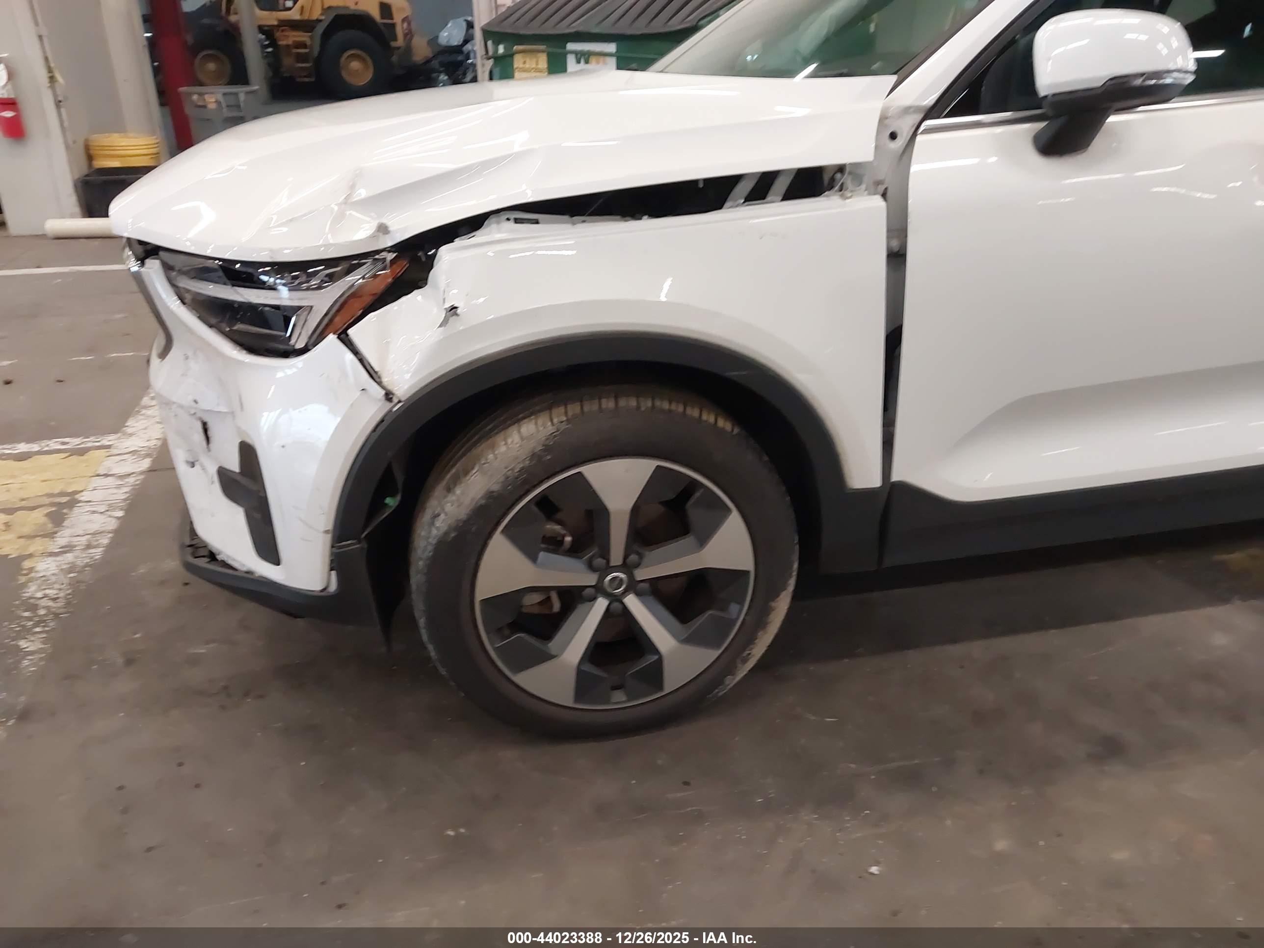 VOLVO XC40 image 6