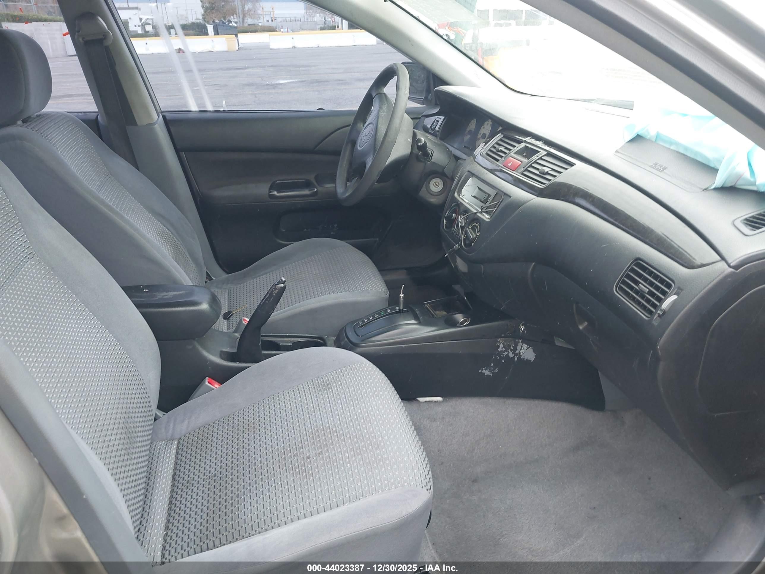 MITSUBISHI LANCER image 5