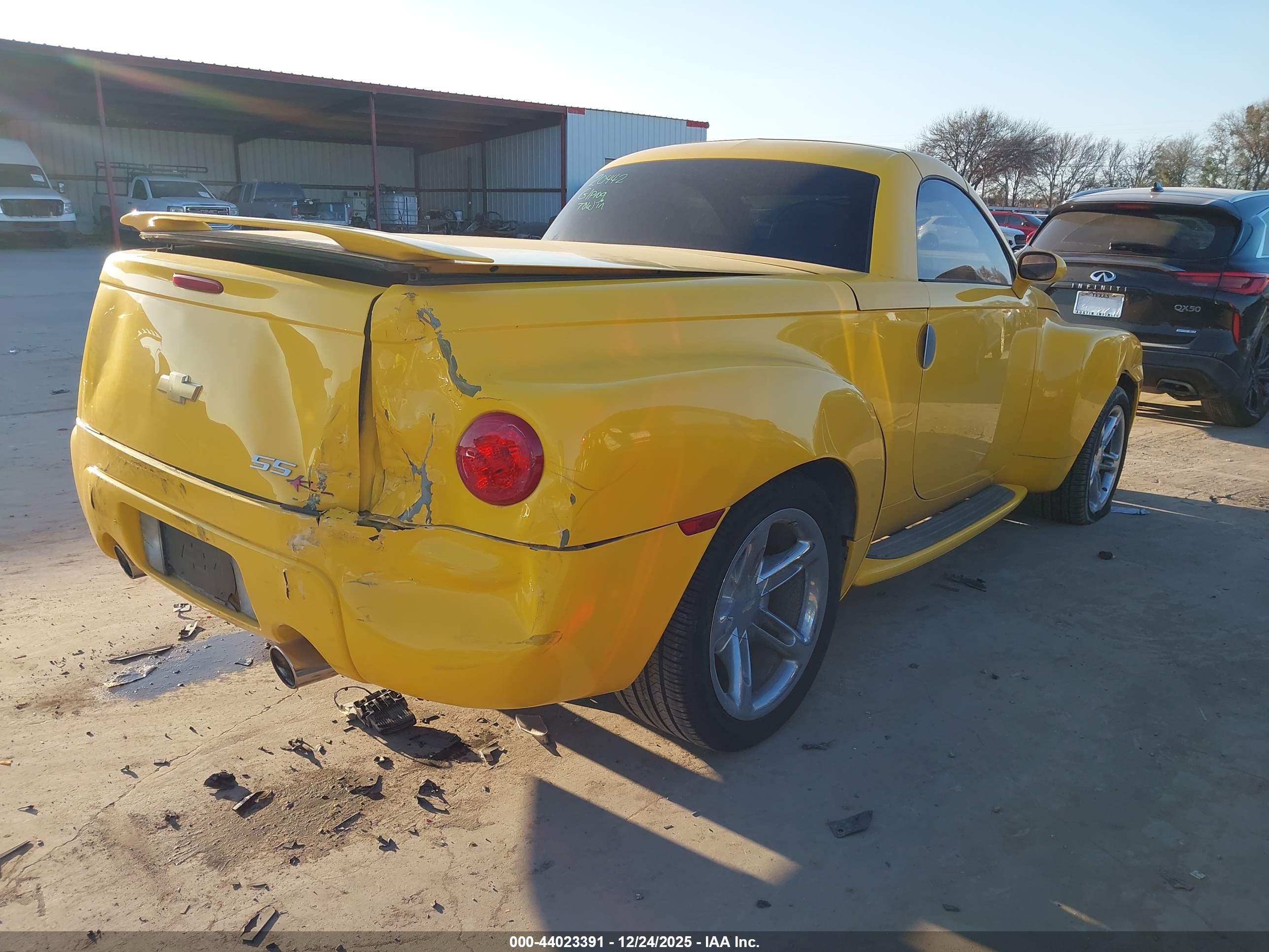 CHEVROLET SSR image 4