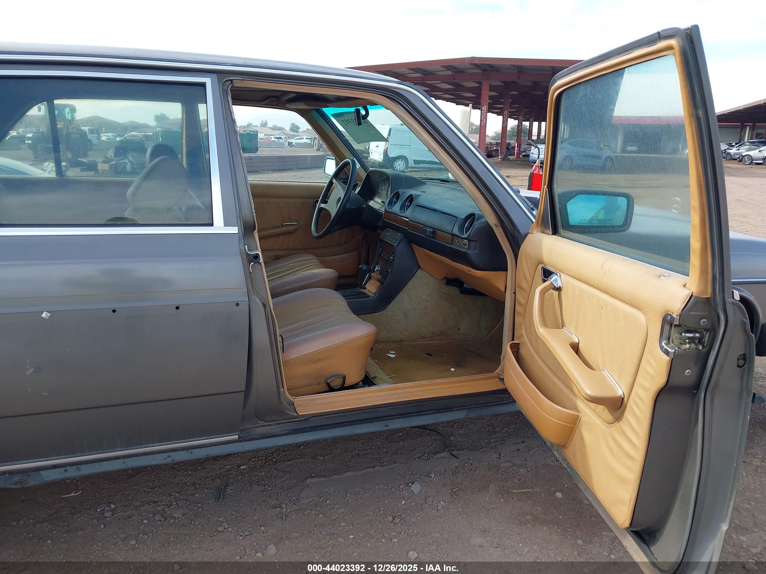 MERCEDES-BENZ 300 image 5