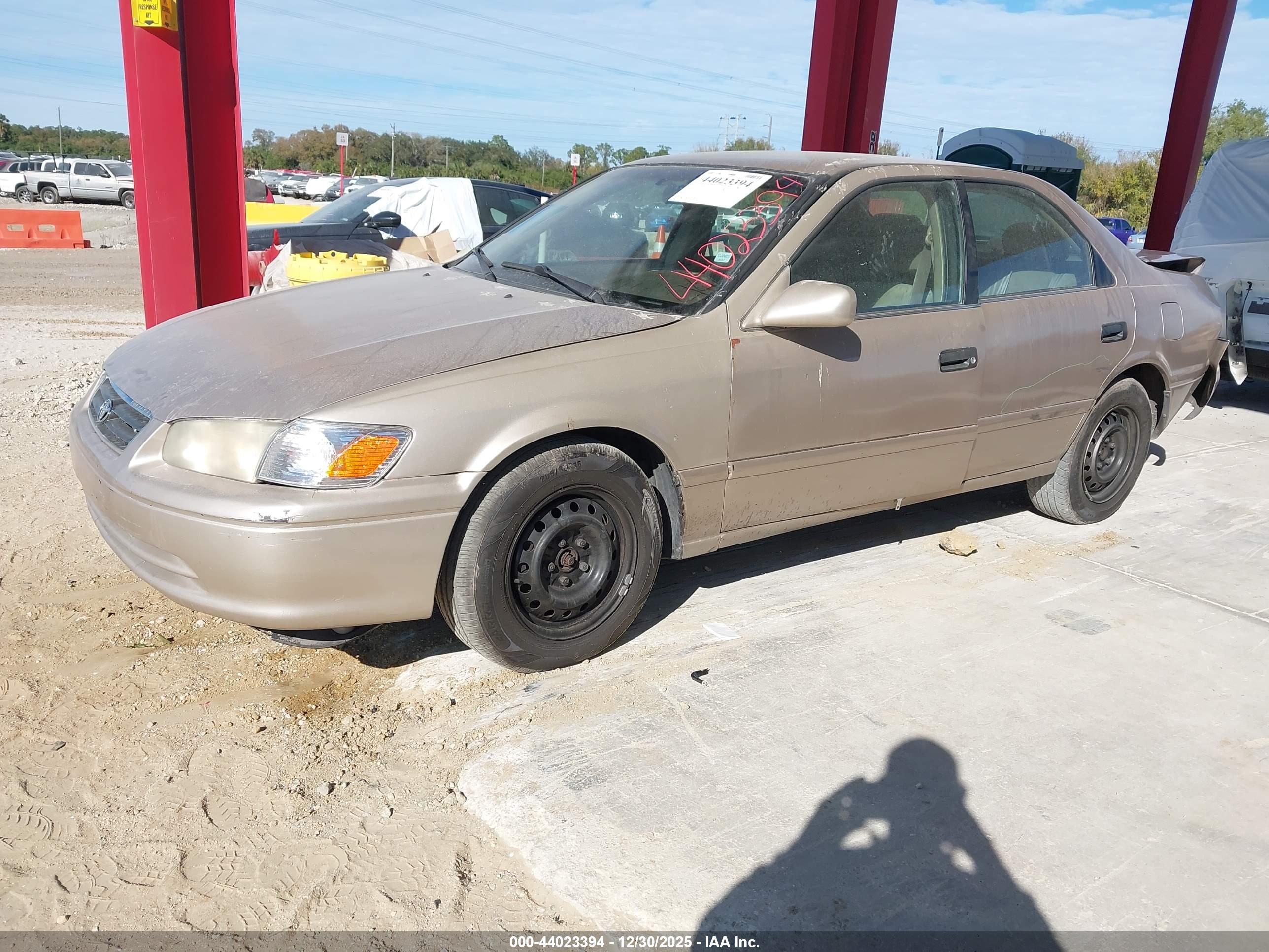 TOYOTA CAMRY image 2