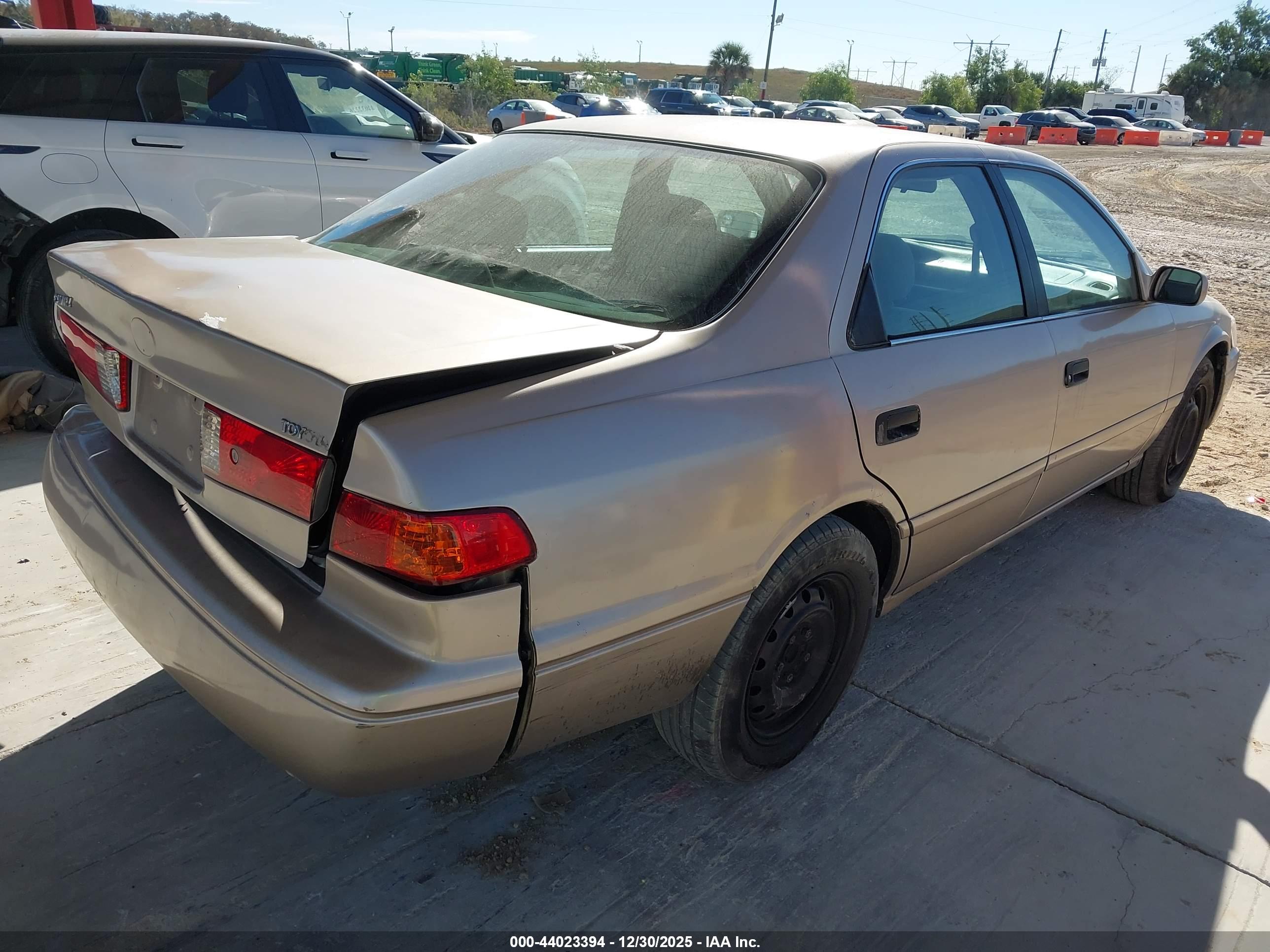 TOYOTA CAMRY image 4