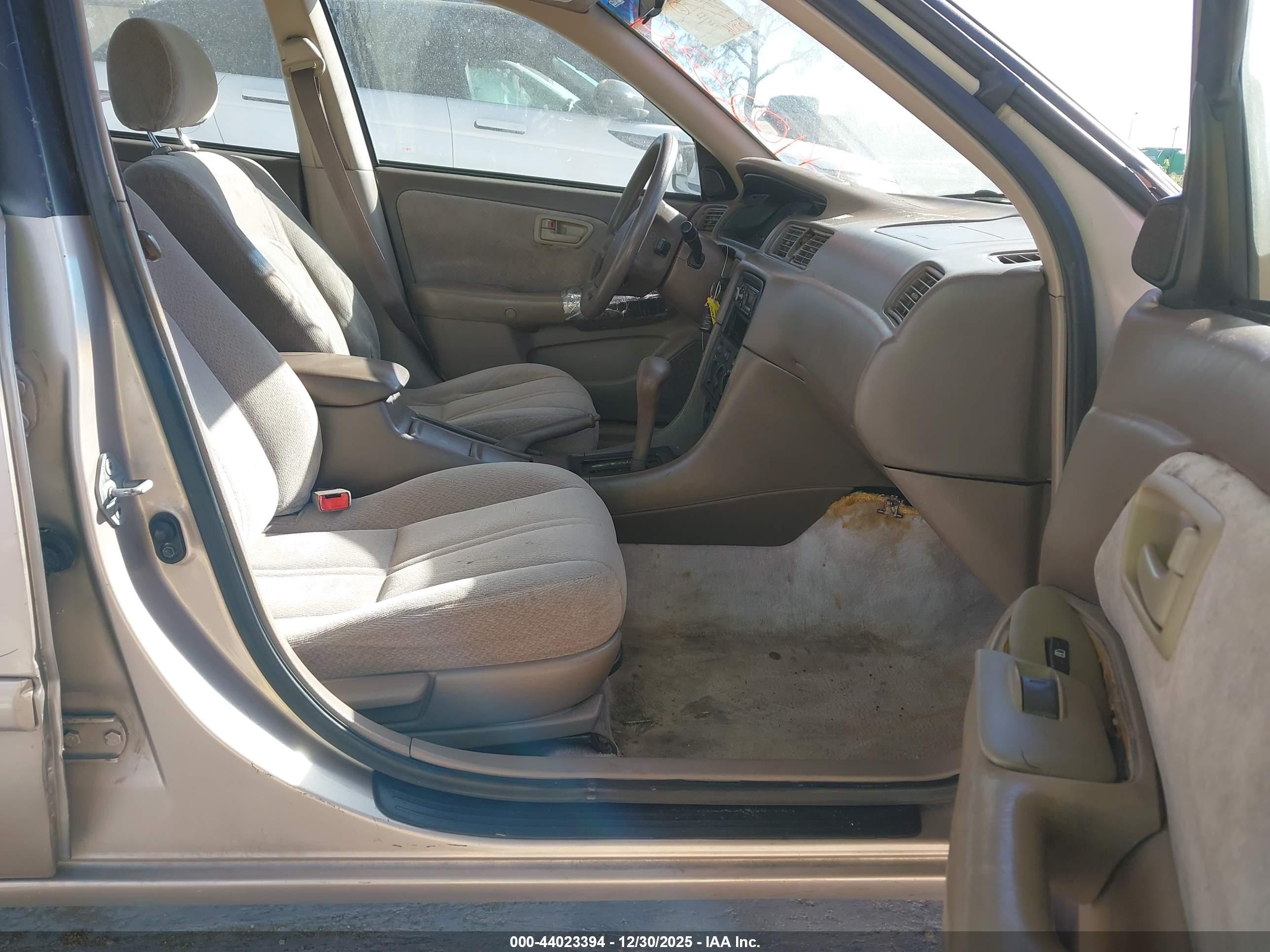 TOYOTA CAMRY image 5