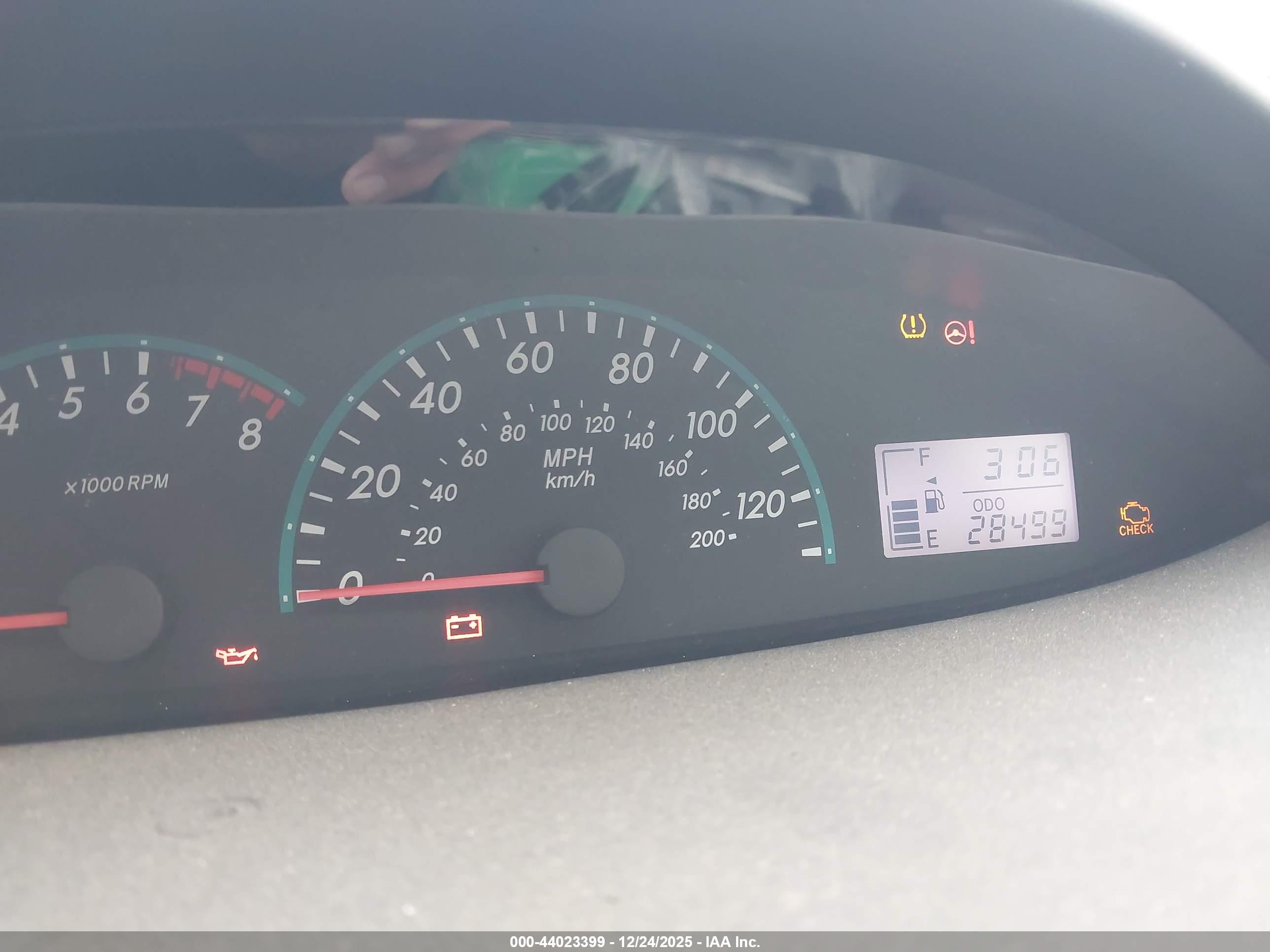 TOYOTA YARIS image 7