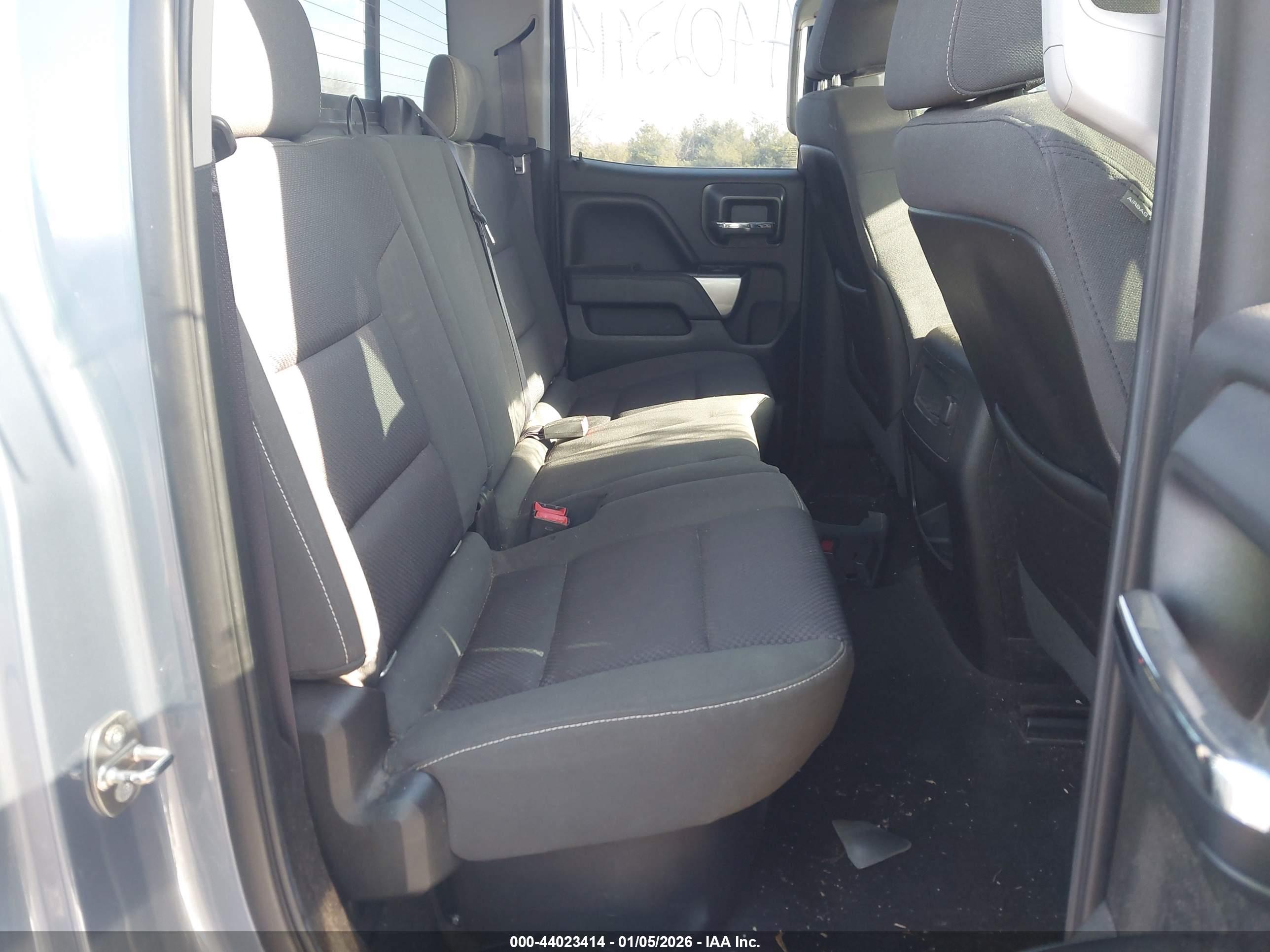 CHEVROLET SILVERADO image 8