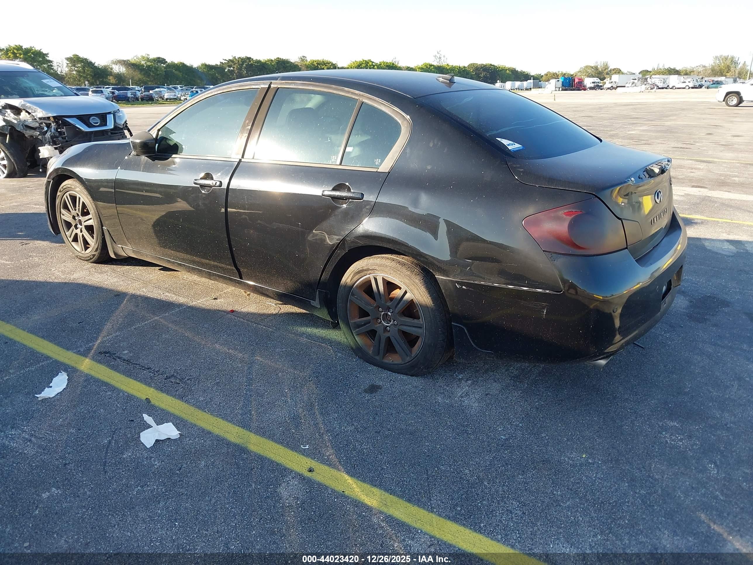 INFINITI G37 image 3