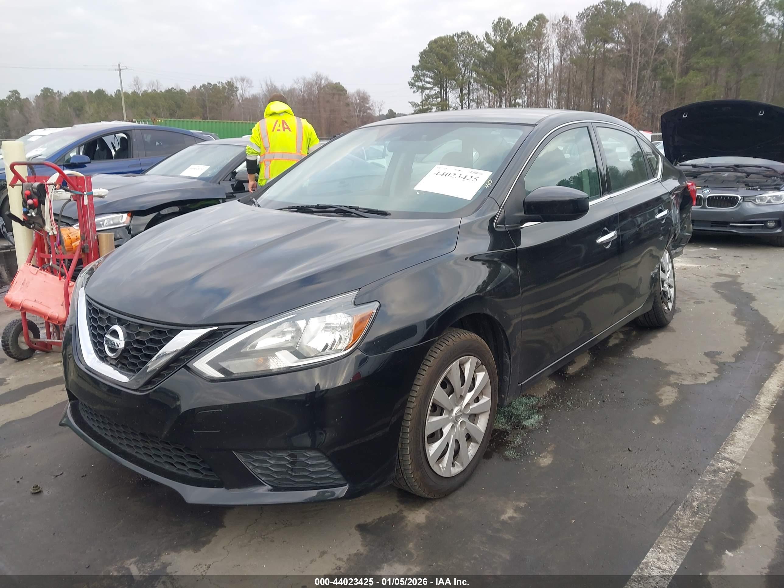 NISSAN SENTRA image 2