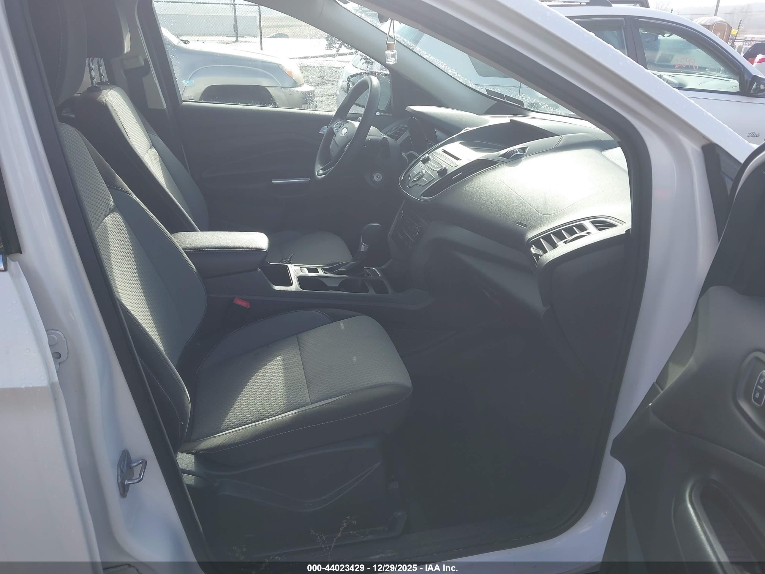 FORD ESCAPE image 5