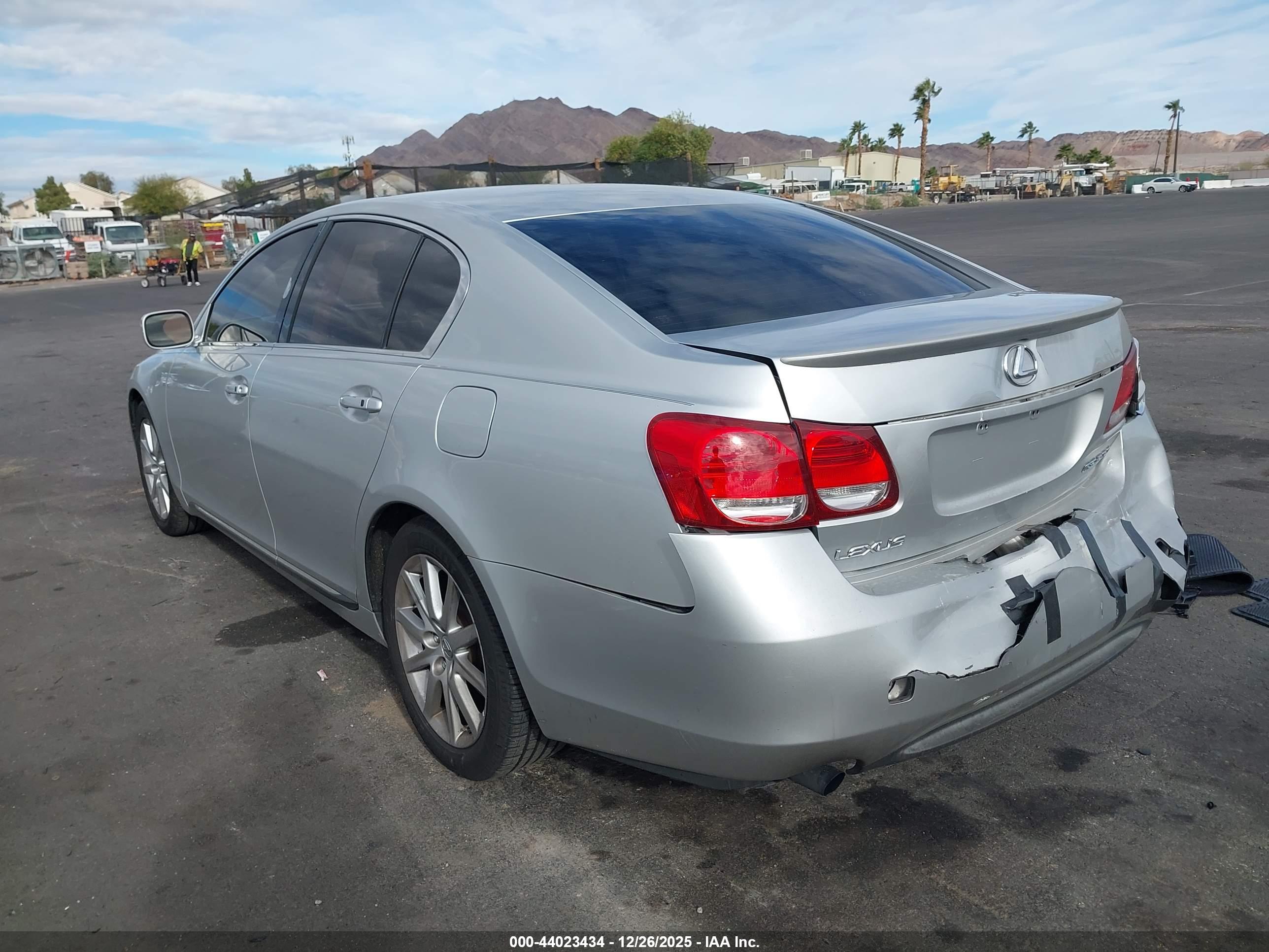 LEXUS GS image 3