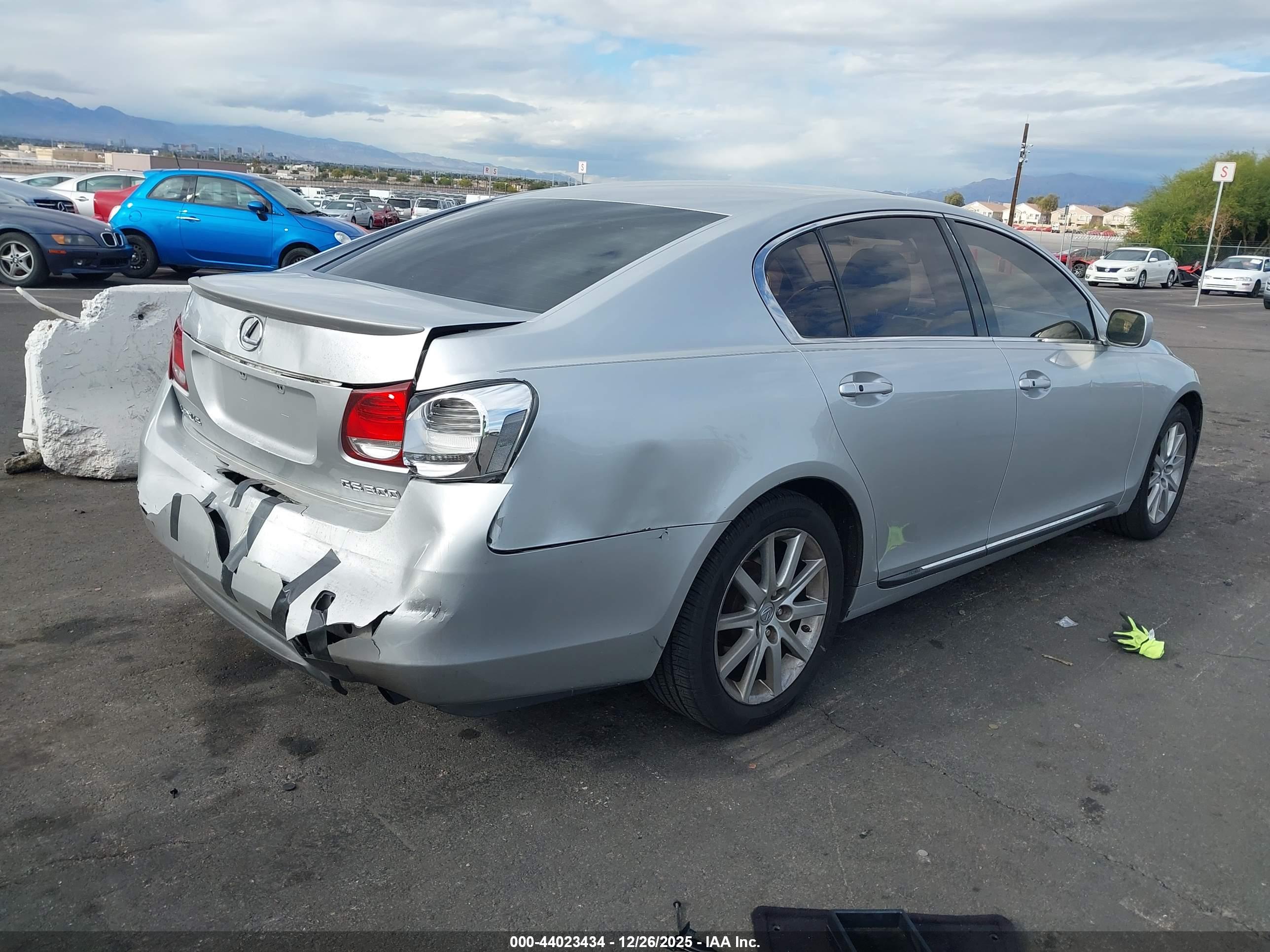 LEXUS GS image 4